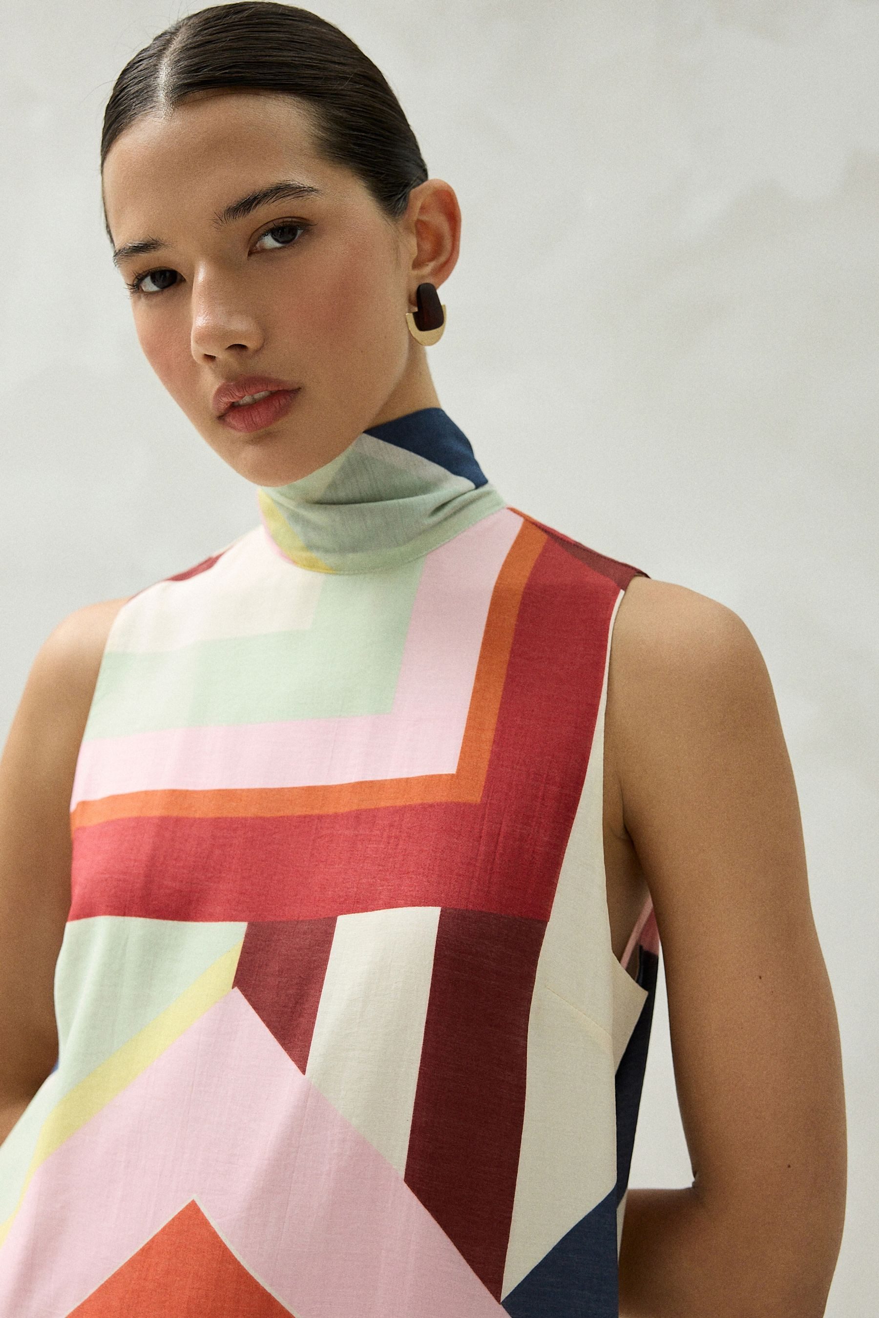 Next Sommerkleid Ärmelloses hochgeschlossenes, asymmetrisches Kleid (1-tlg)