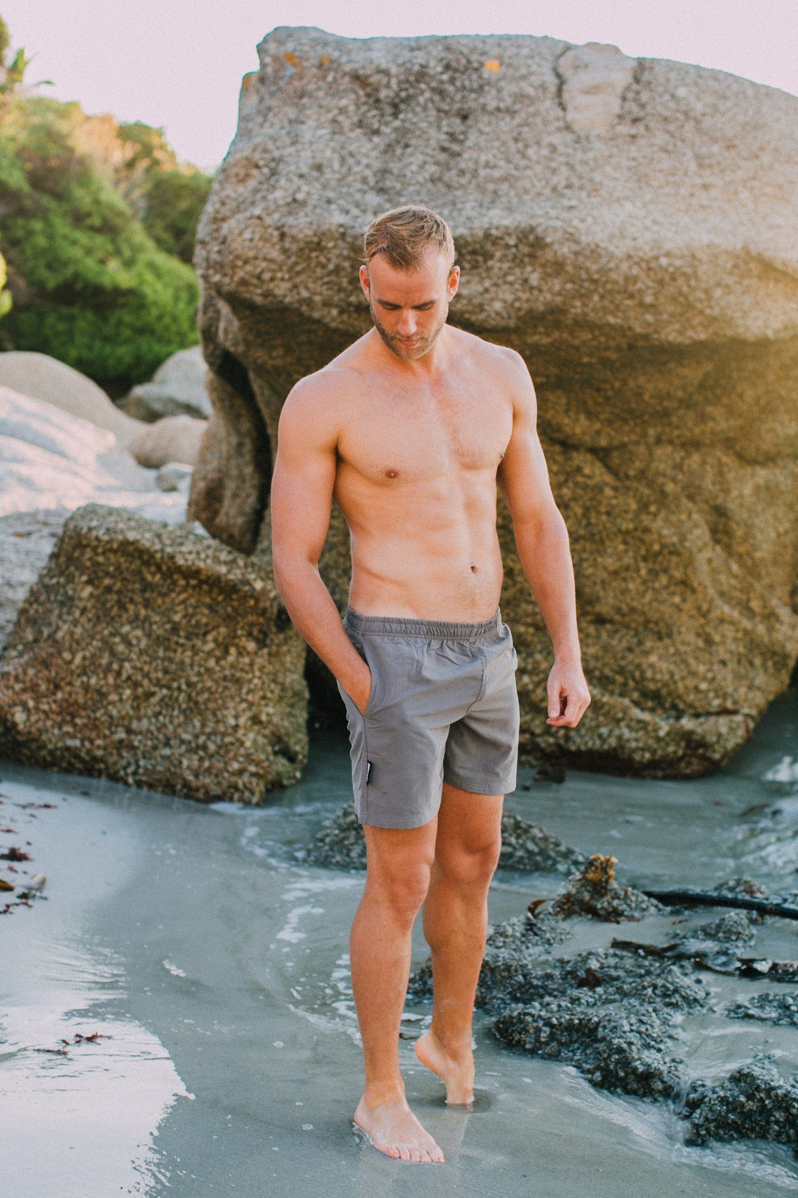 Style-2 Beachshorts Männer Badeshorts Schwarz Boardshorts Badehose Schnelltrocknende Herren Mountain Grau Blau Badehose Schwimmhose GUGGEN