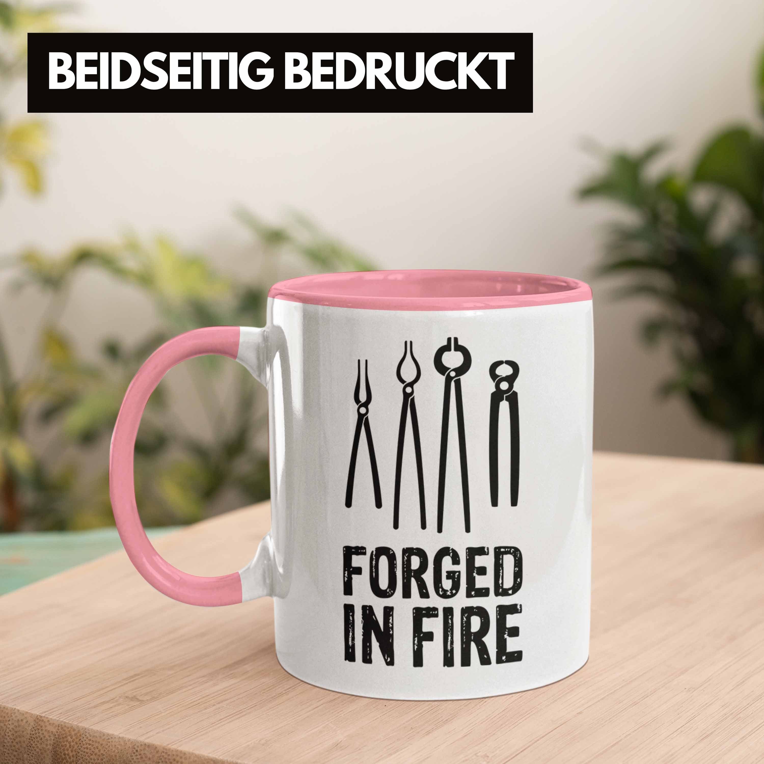 Trendation Tasse Trendation - Schmied Kaffeetasse Geschenke Spruch Rosa Geschenkidee Tasse Hufschmied