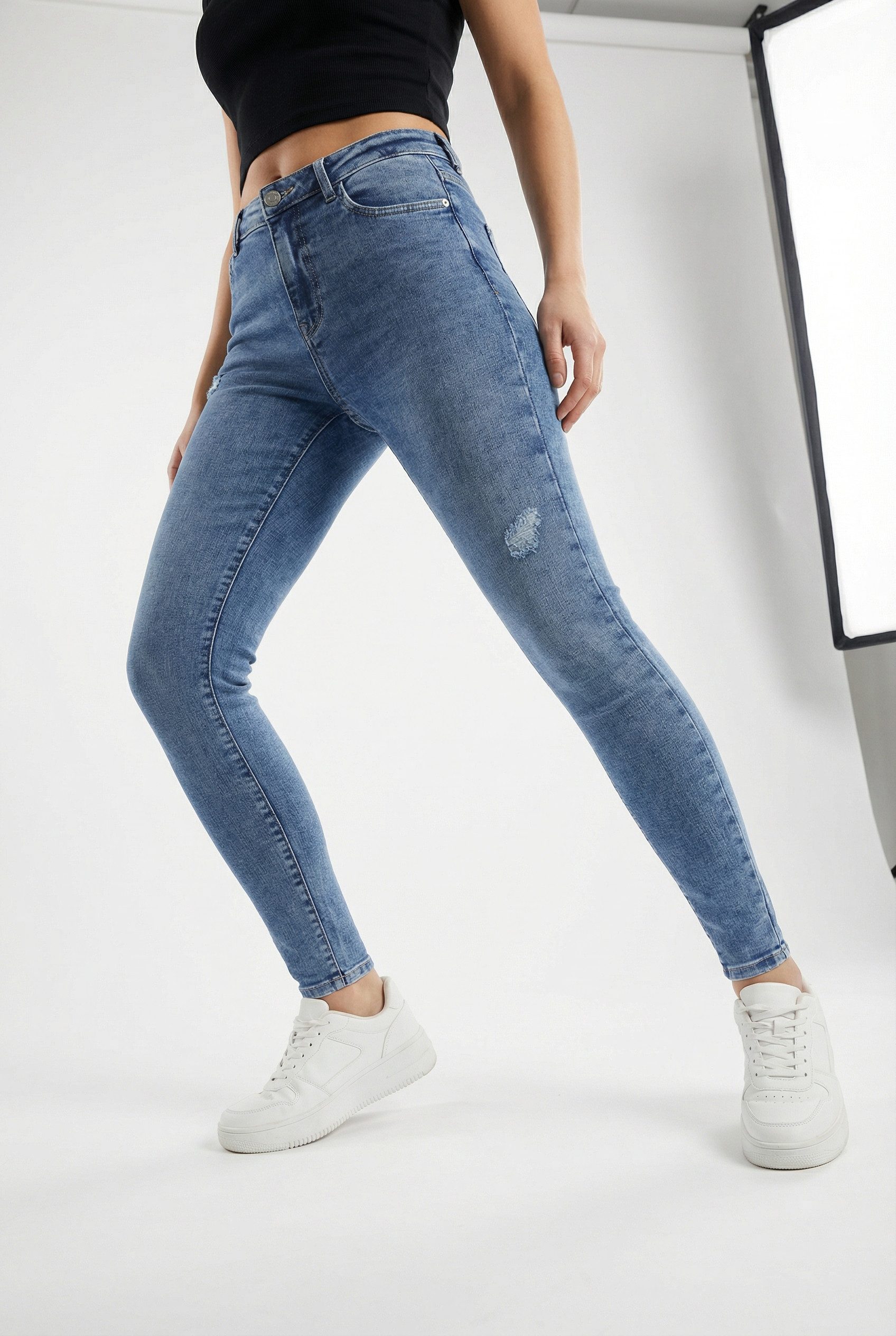ONLY Skinny-fit-Jeans ONLPOWER MID WASIST PUSH UP AZ mit Destroyed-Details
