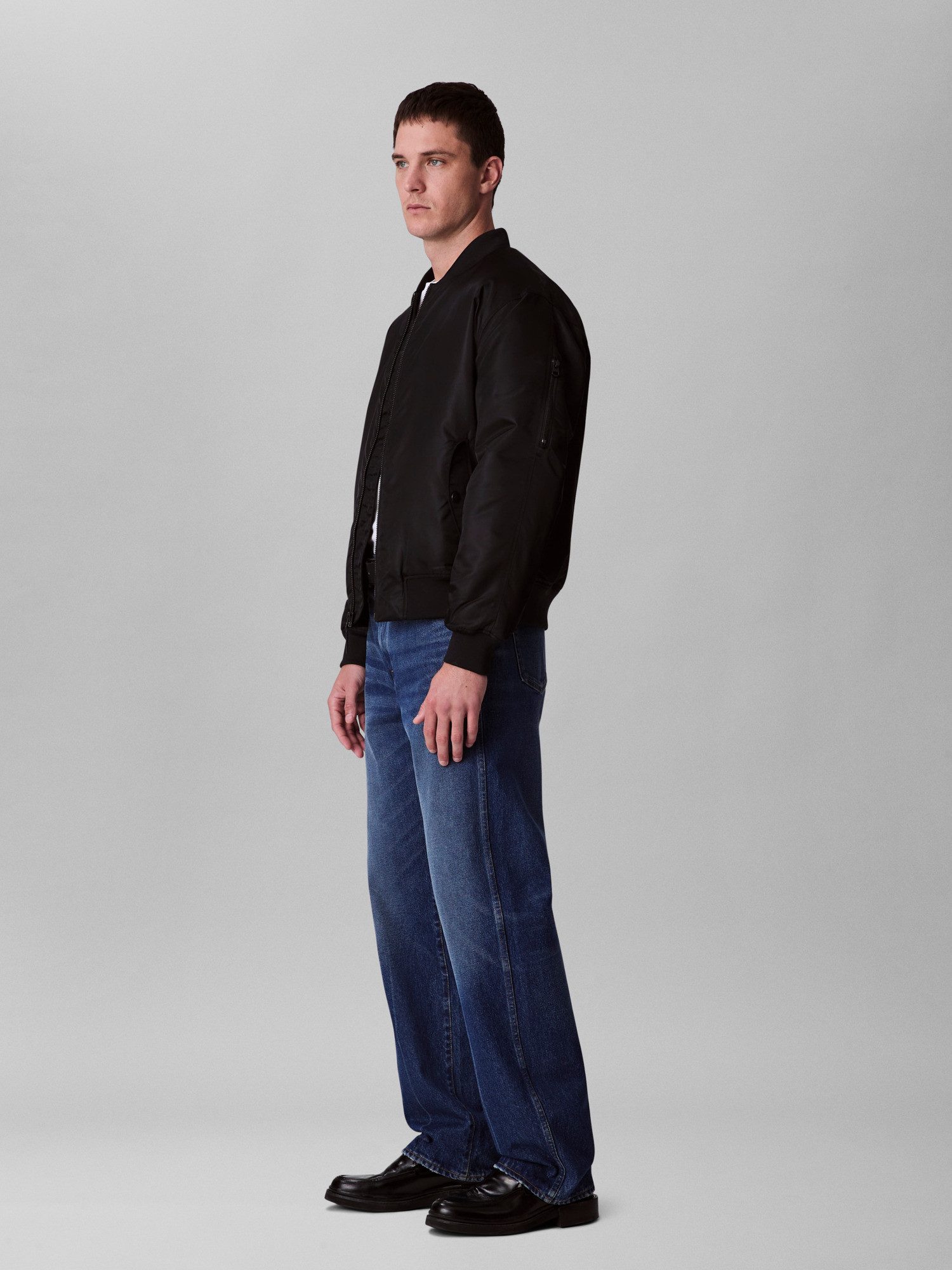 Calvin Klein Jeans Bomberjacke LS NYLON BOMBER JACKET Mit Rundhalsausschnitt