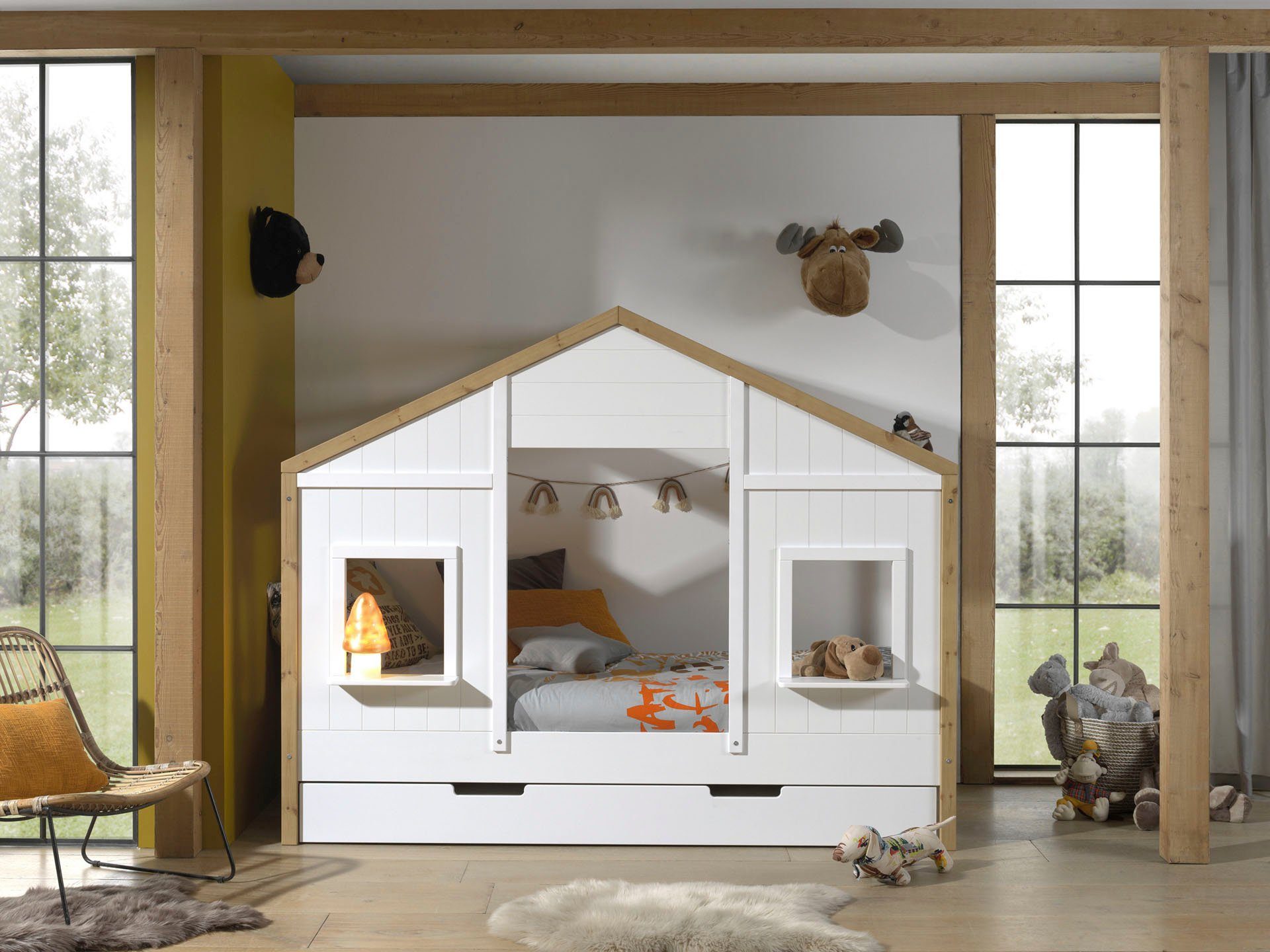 Vipack Hausbett "Babs, mit Dachaufbau, Fenstern, Made in Europe, originelle günstig online kaufen