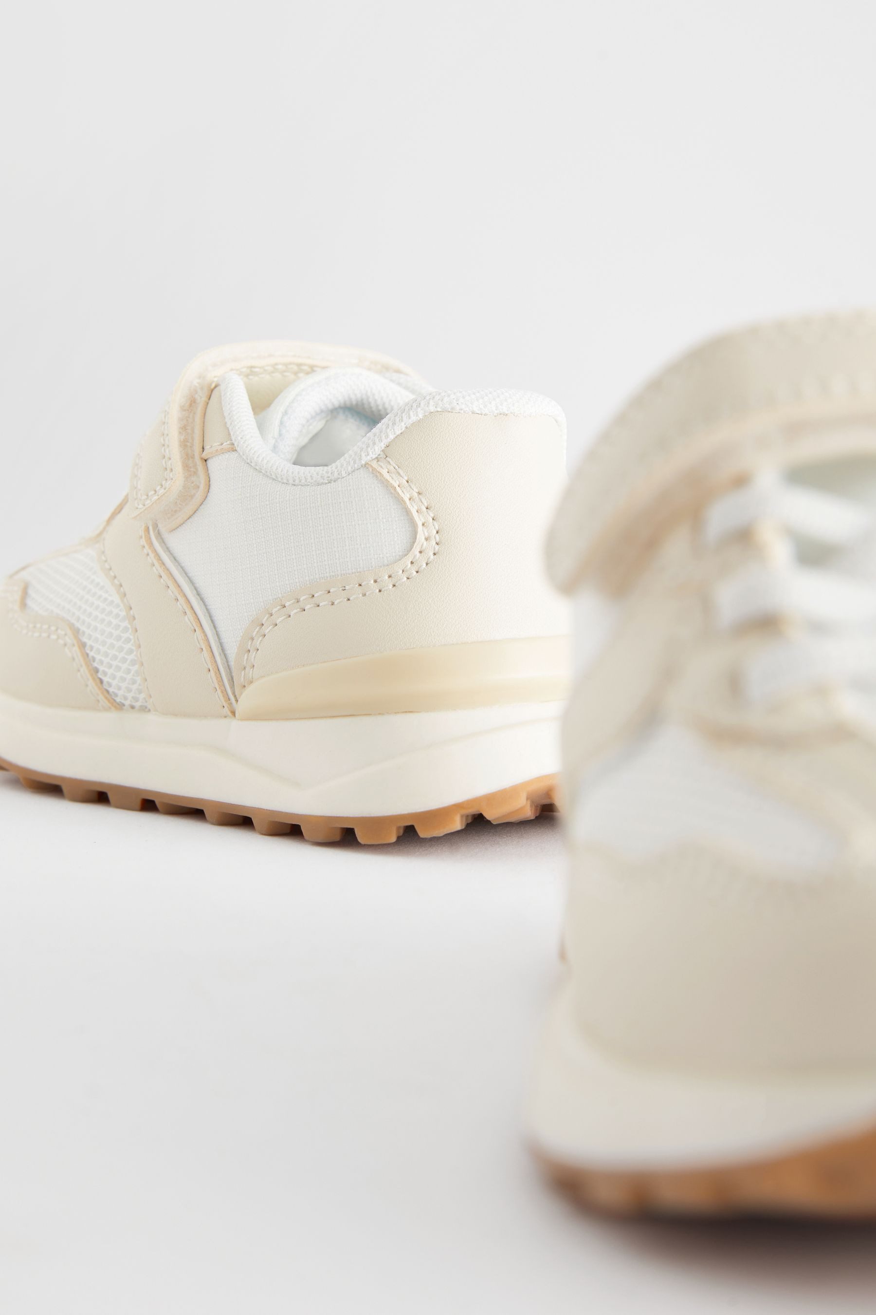 Next Robuste Sneaker mit elastischen Schnürsenkeln günstig online kaufen