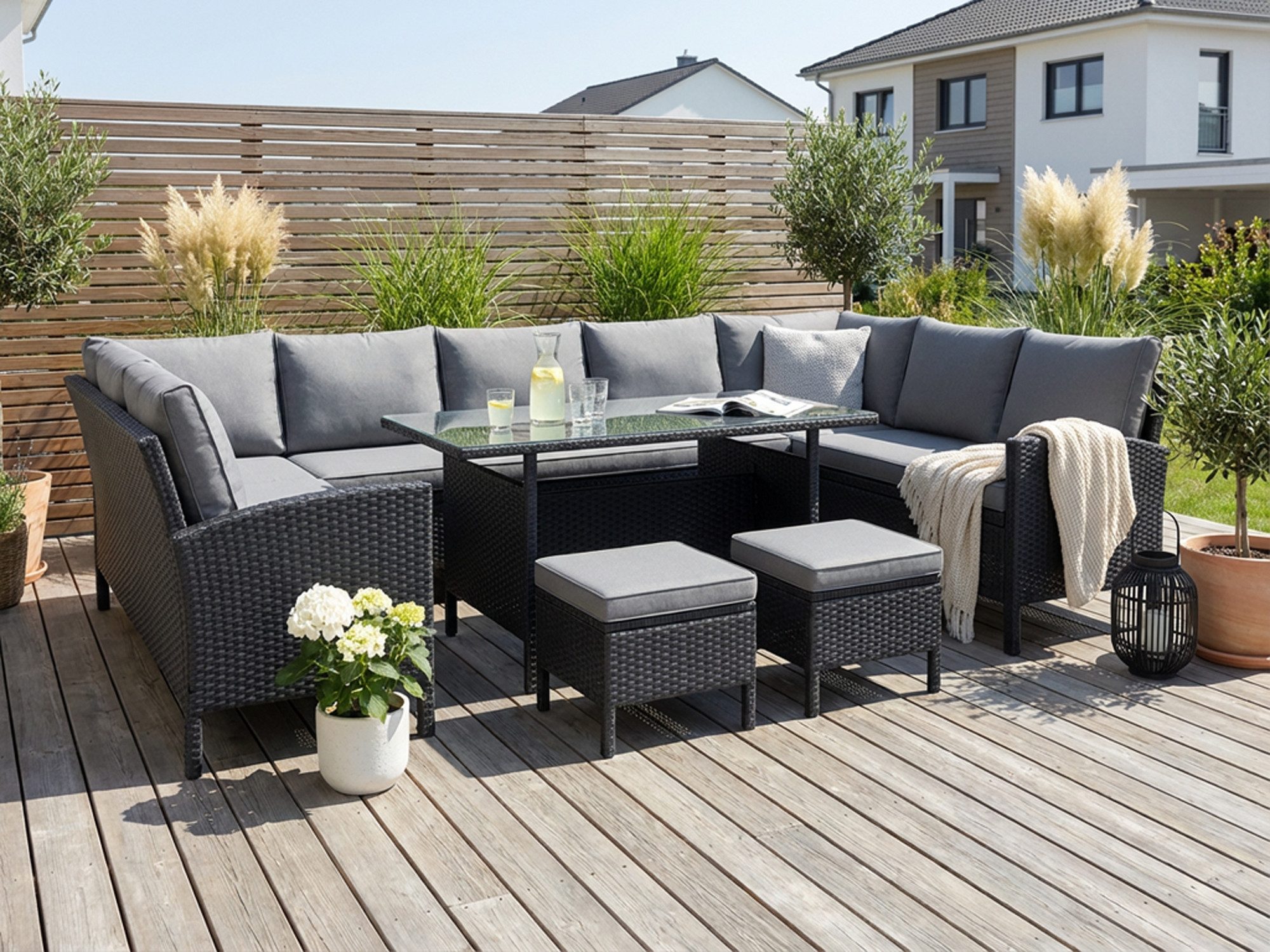KONIFERA Gartenlounge-Set »Miami«, (Set, 22-tlg., 3x 3er Sofabank, Tisch 66x120x74 cm, 2 Hocker, inkl. Auflagen), Stahl/Polyrattan