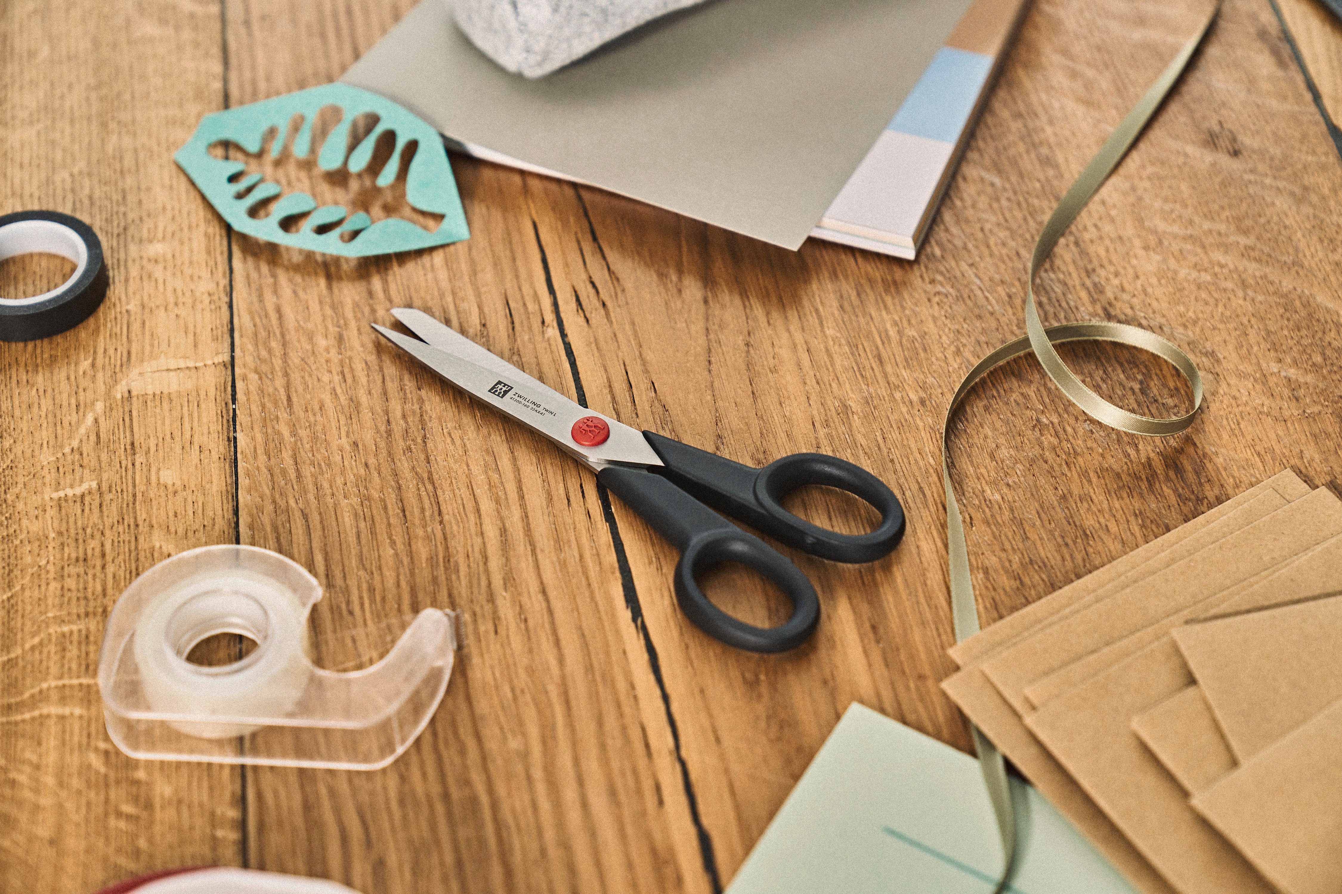 Zwilling Haushaltsschere TWIN L, (1-tlg), Rostfreier Spezialstahl, Ergonomisch, schwarz