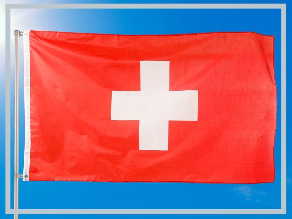 PHENO 90 für Messing (Hissflagge Schweizerische Ösen x Fahnenmast), Flagge FLAGS Fahne Inkl. 2 cm Länderfahnen Flagge 150 Schweiz