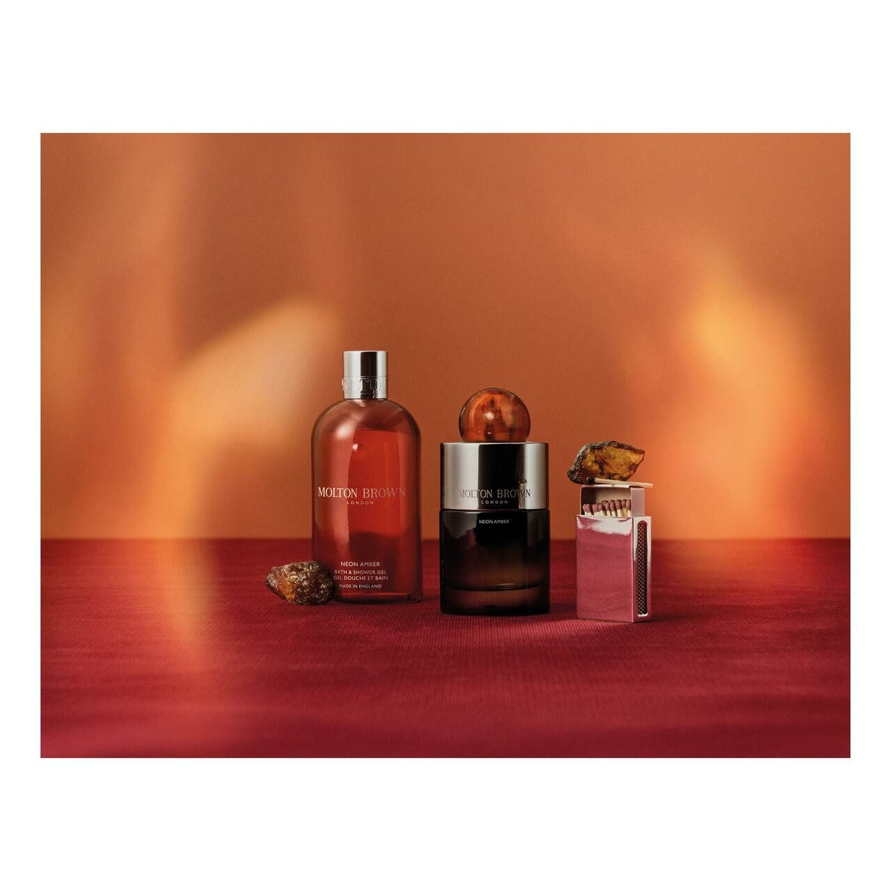 MOLTON BROWN Duschgel Molton Brown, Neon Amber Bath & Shower Gel, für Alle Hauttypen
