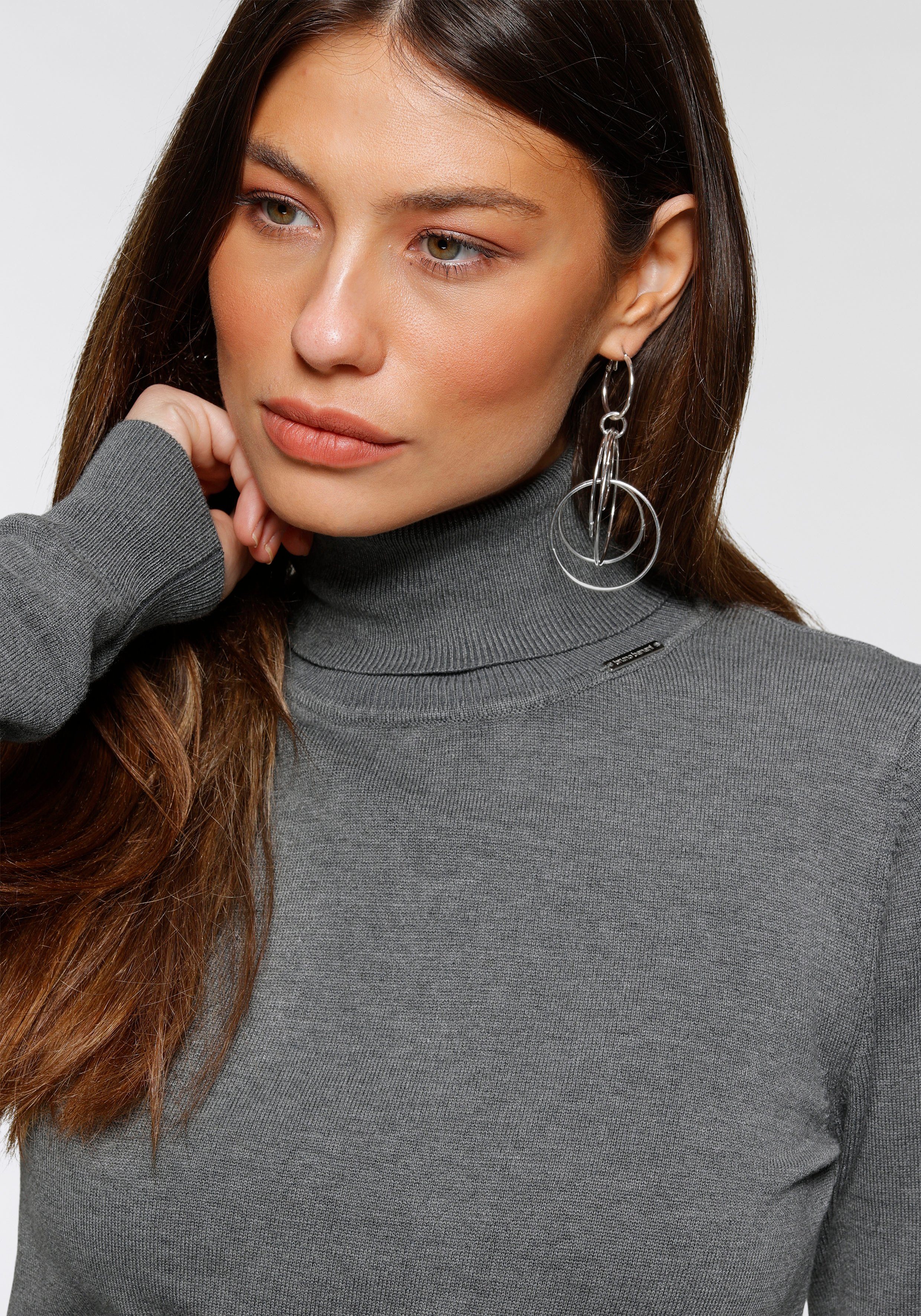 Bruno Banani Rollkragenpullover mit hoch geschlossenem Ausschnitt, figurbetonte Passform