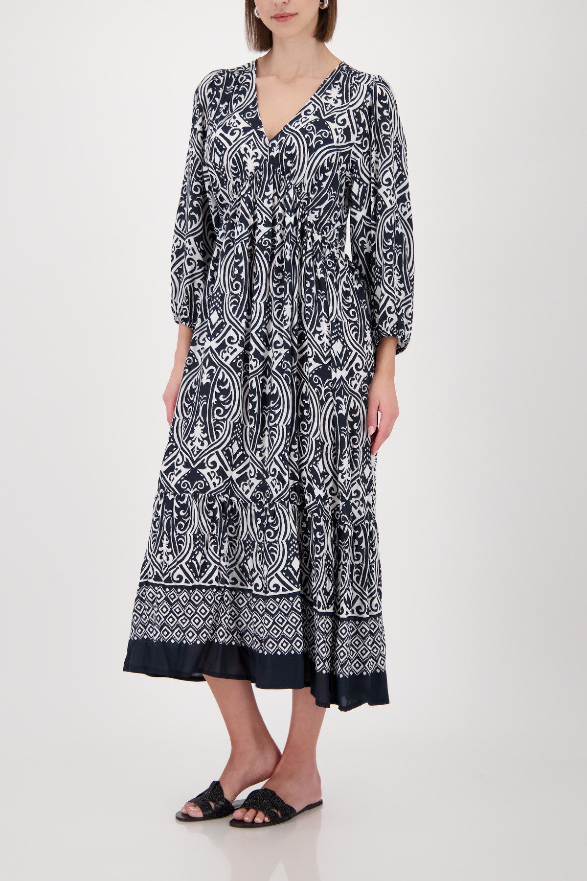 Monari Maxikleid Regular fit mit V-Ausschnitt