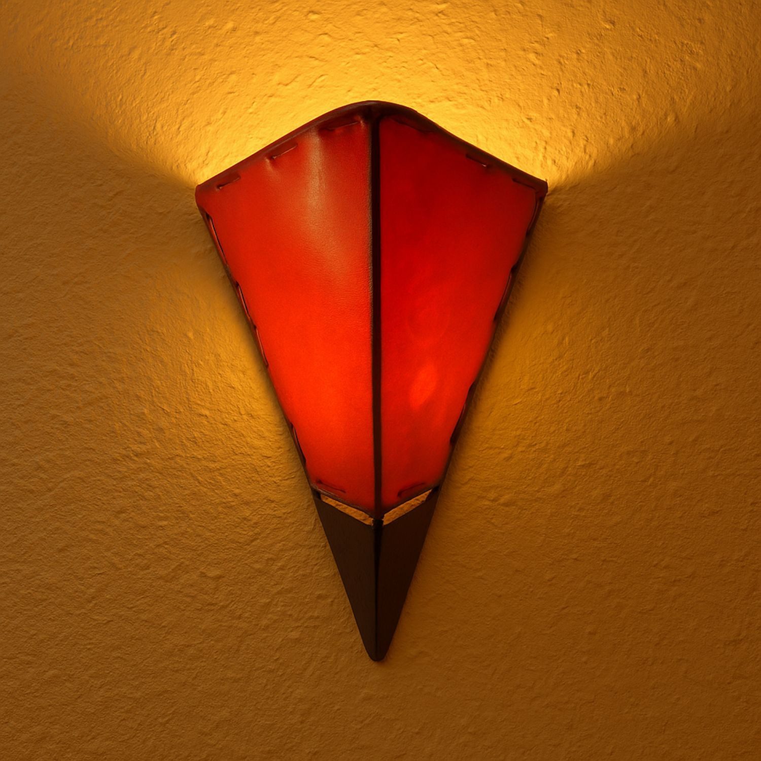 Marrakesch Orient & Mediterran Interior Wandleuchte Marokkanische Wandlampe Marwa handgemacht aus Ziegenleder in Rot 30 cm, Handarbeit