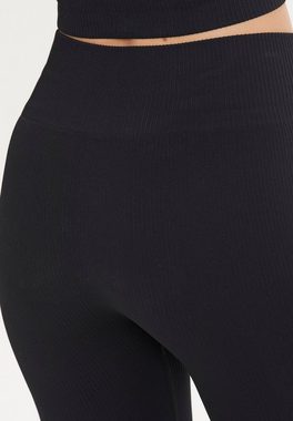 ENDURANCE Lauftights Janing aus nachhaltigem Recycling-Nylon gefertigt