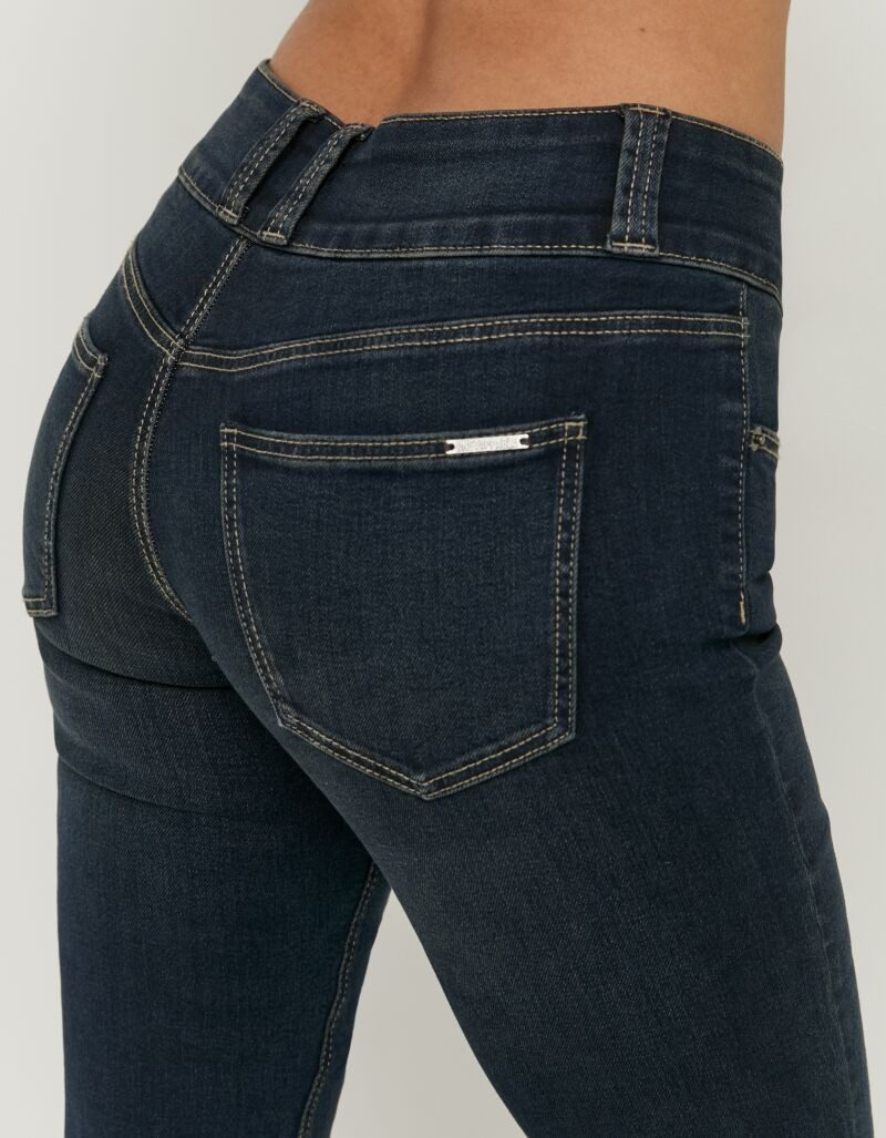 Tally Weijl Bootcut-Jeans SPADECYNTIA Baumwollmischung, Low Waist, mit doppeltem Knopf am breiten Bund