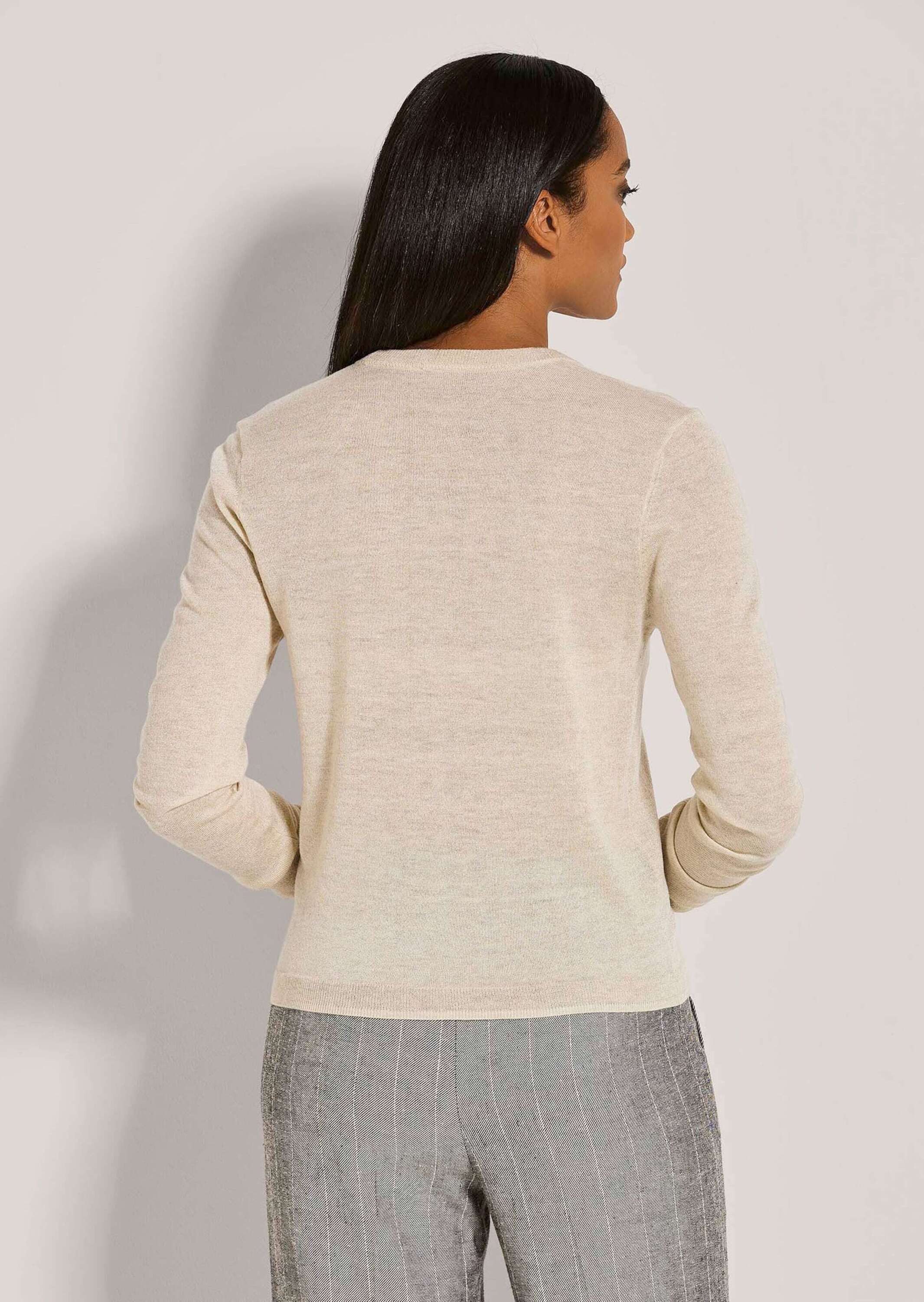 MADELEINE Strickjacke Elegante Jacke mit Glanzeffekten V-Ausschnitt, schimmernde Knöpfe, tailliert, Langarm