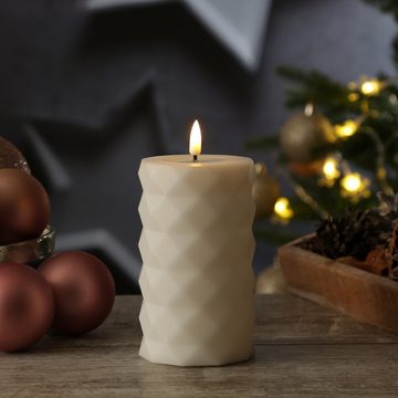 Deluxe Homeart LED-Kerze Mia mit Rautenmuster Echtwachs flackernd H: 12,5cm D: 7,5m weiß