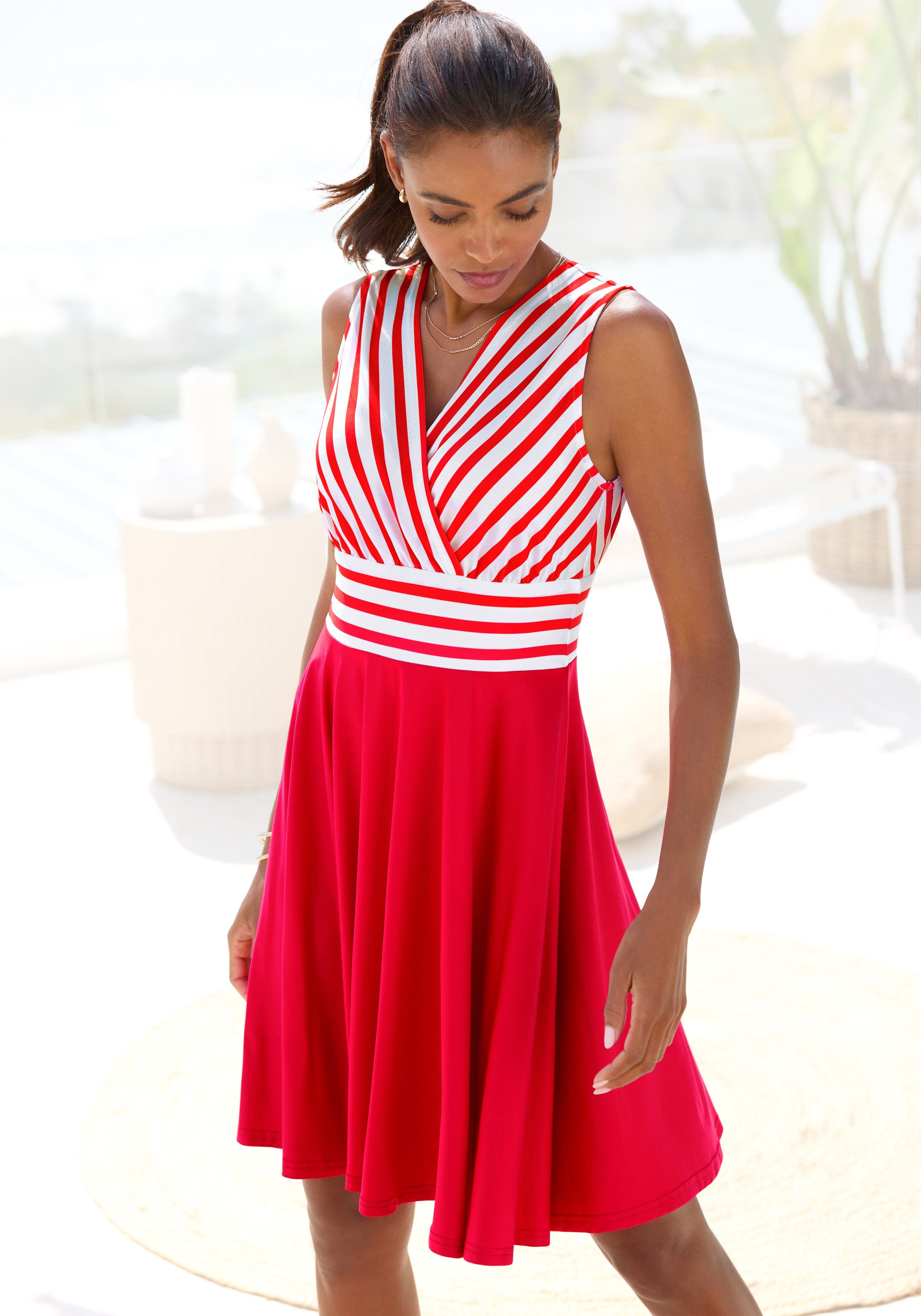 LASCANA Sommerkleid in Wickeloptik, Strandkleid, maritim günstig online kaufen