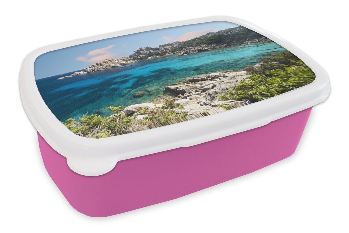 MuchoWow Lunchbox Die Küstenlinie mit klarem türkisfarbenem Wasser, Kunststoff, (2-tlg), Brotbox für Erwachsene, Brotdose Kinder, Snackbox, Mädchen, Kunststoff rosa