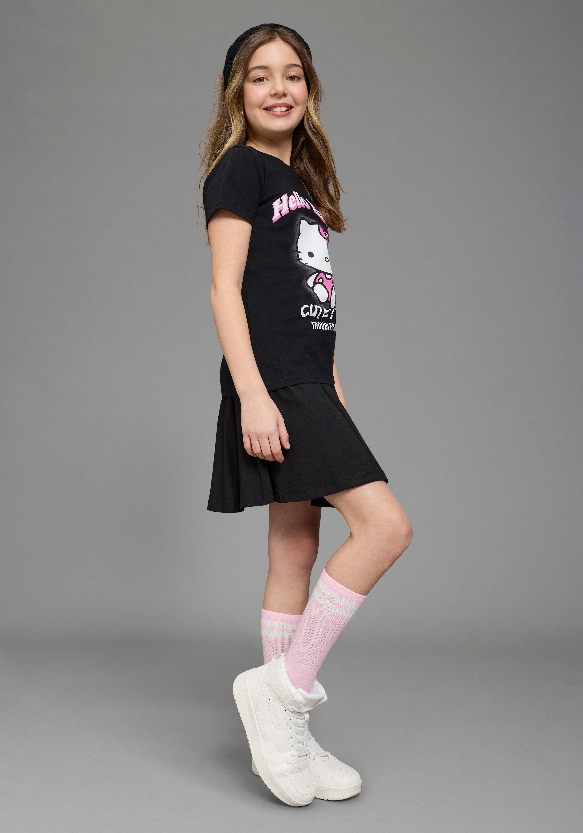 KIDSWORLD T-Shirt HELLO KITTY T-Shirt: Cute? Kurzarm, Rundhalsausschnitt, bedruckt, normale Länge – Bild 4 von 5