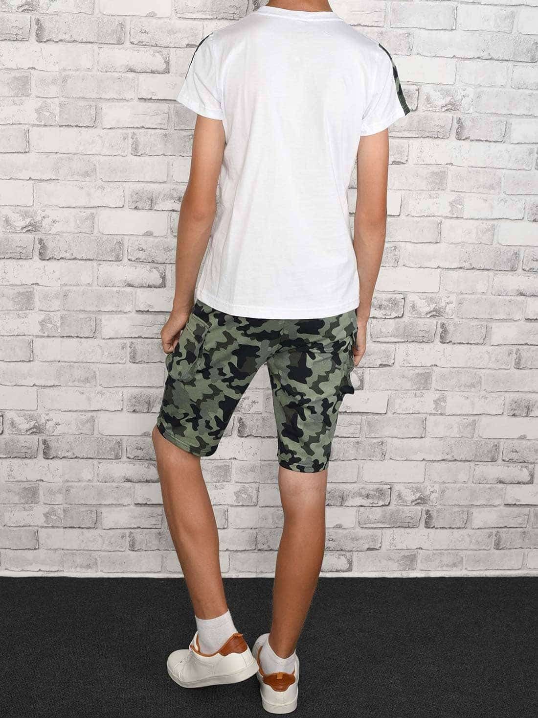 T-Shirt Jungen casual Cargo Shorts Camouflage Shorts (1-tlg) T-Shirt Olivegrün BEZLIT und Set & Sommer Weiß