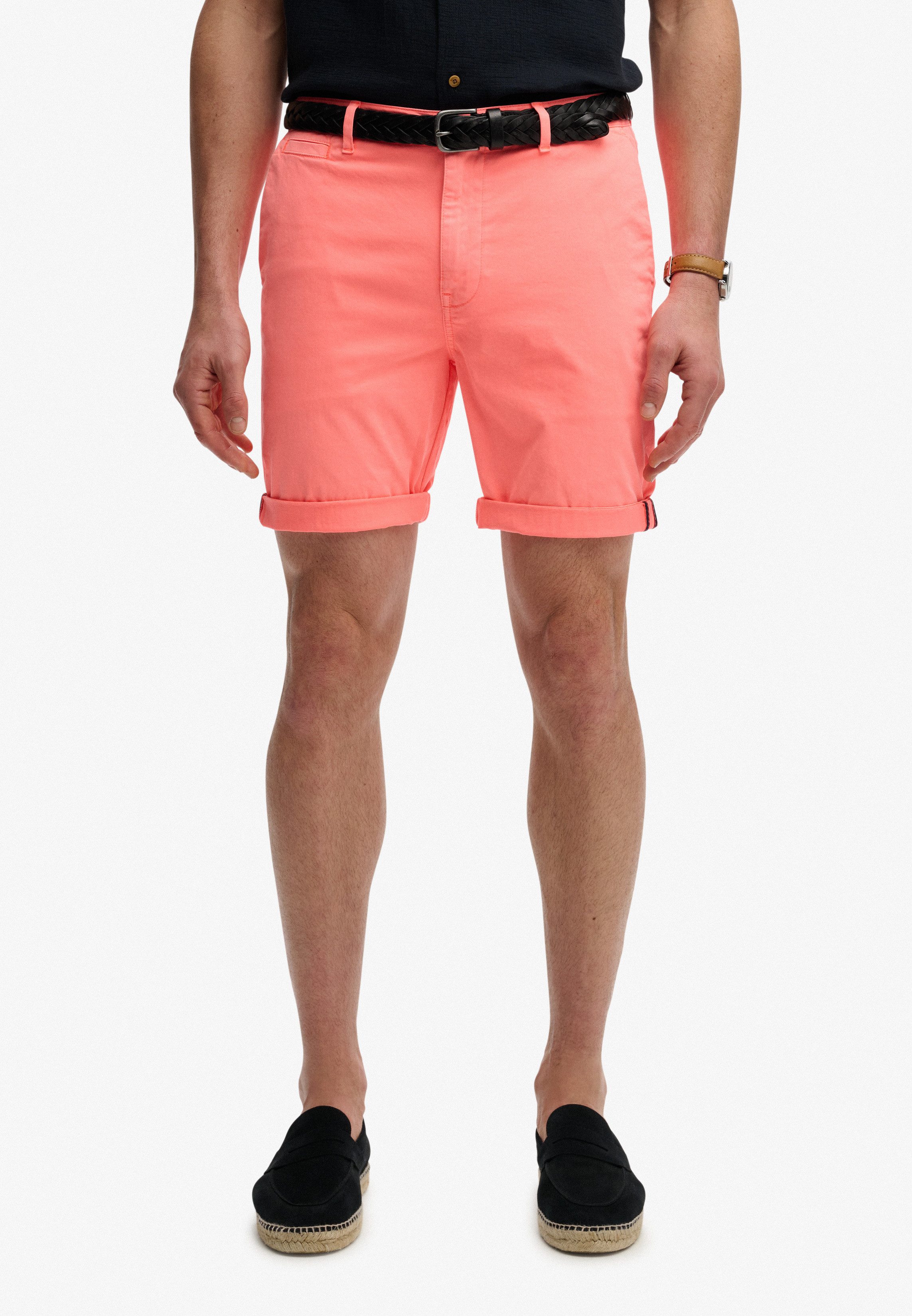 Superdry Chinoshorts PREMIUM REGULAR CHINO SHORT aus Baumwollmischung mit Elasthan, Relaxed Fit, unifarben, knielang
