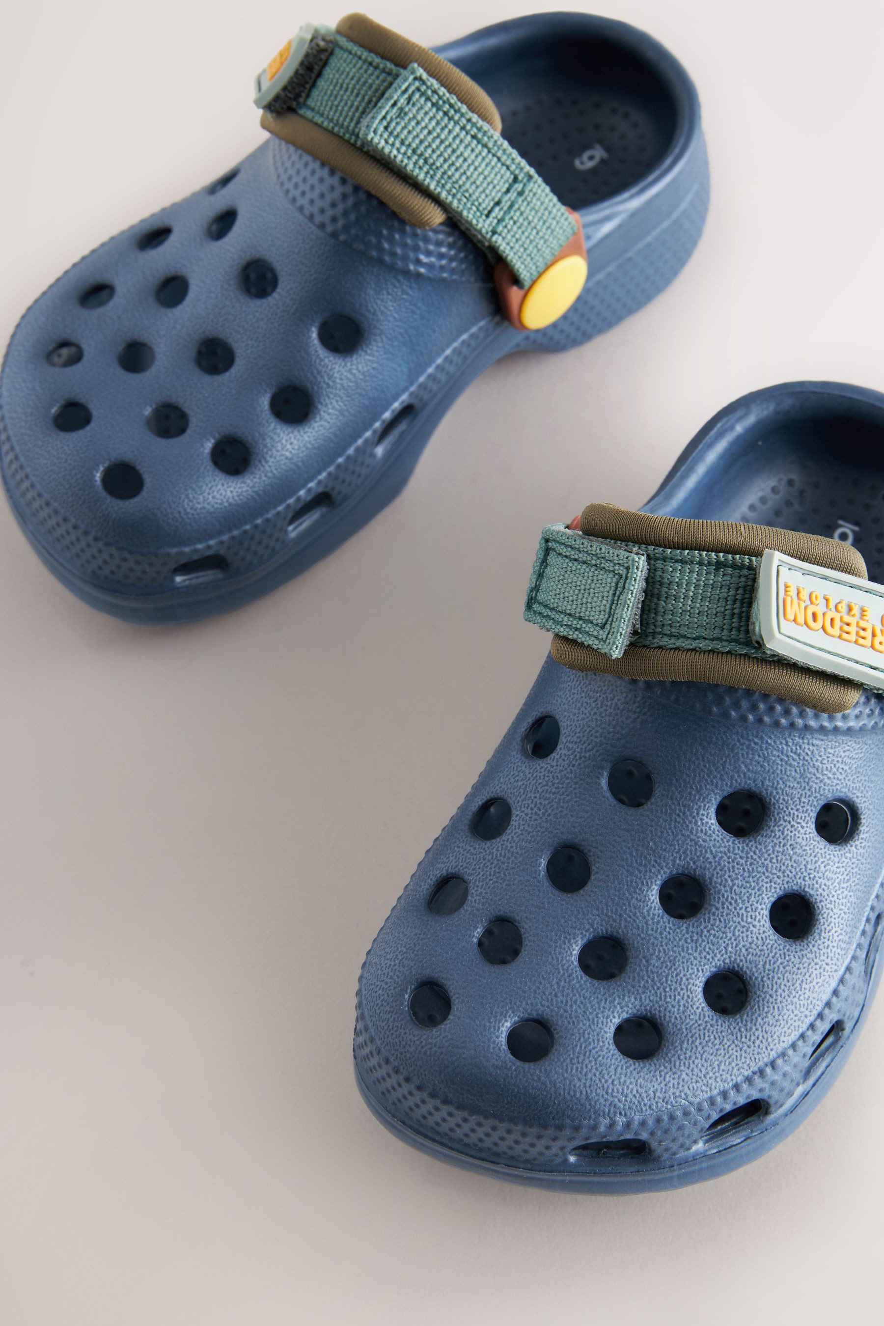 Next Clogs mit Fersenriemen Clog (1-tlg)