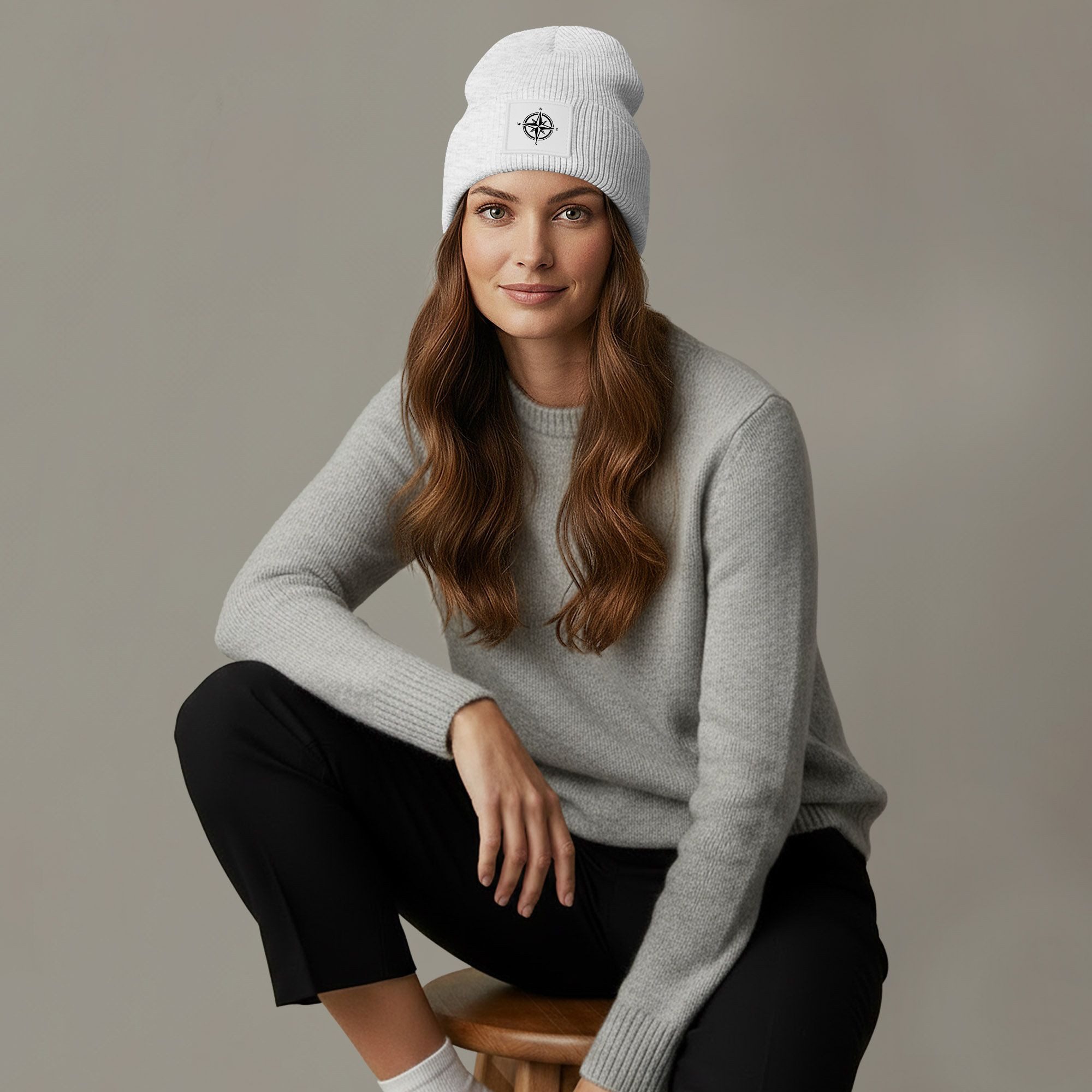 Neverless Strickmütze Damen Beanie Patch Aufdruck Windrose Logo Print Wintermütze