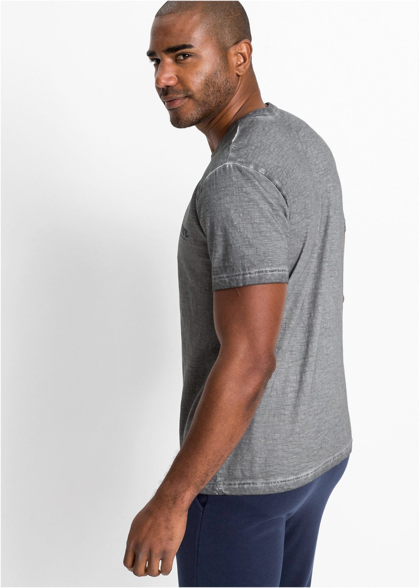 bonprix Henleyshirt Regular fit, Kurzarm, aus Baumwolle, Fade Out Look