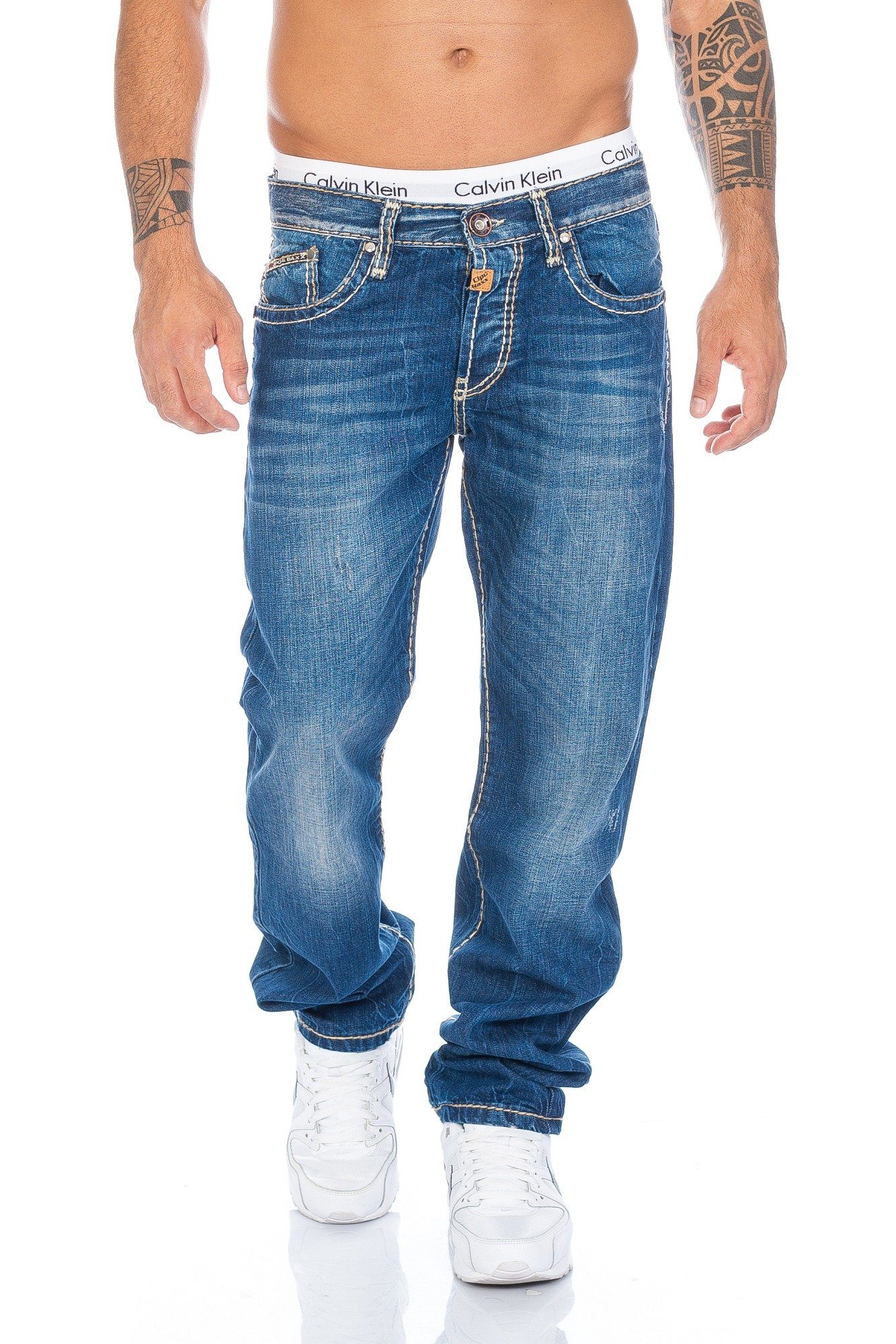 Cipo & Baxx Regular-fit-Jeans »Herren Jeans mit modischen Nähten« Stylische  Kontrastnähte und kleine Abriebstellen in der Waschung online kaufen | OTTO