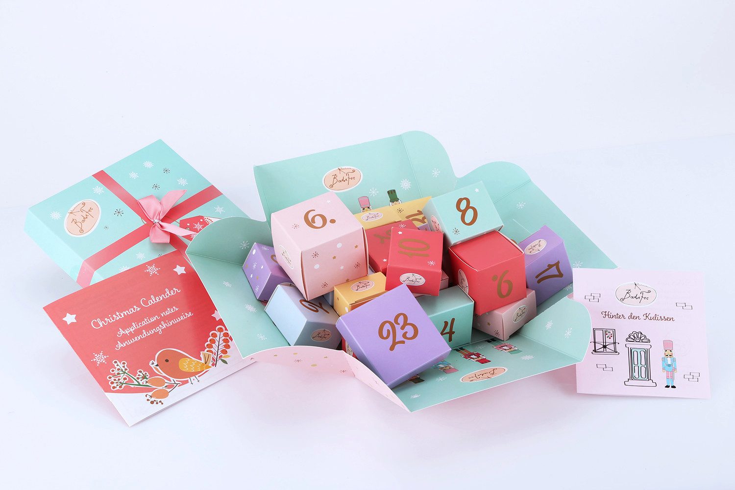ACCENTRA Adventskalender BadeFee Adventskalender 24 Bade-Überraschungen, limitiert, ca. 600 g, 24 tägliche Bade- & Pflege-Momente im Weihnachtsdesign