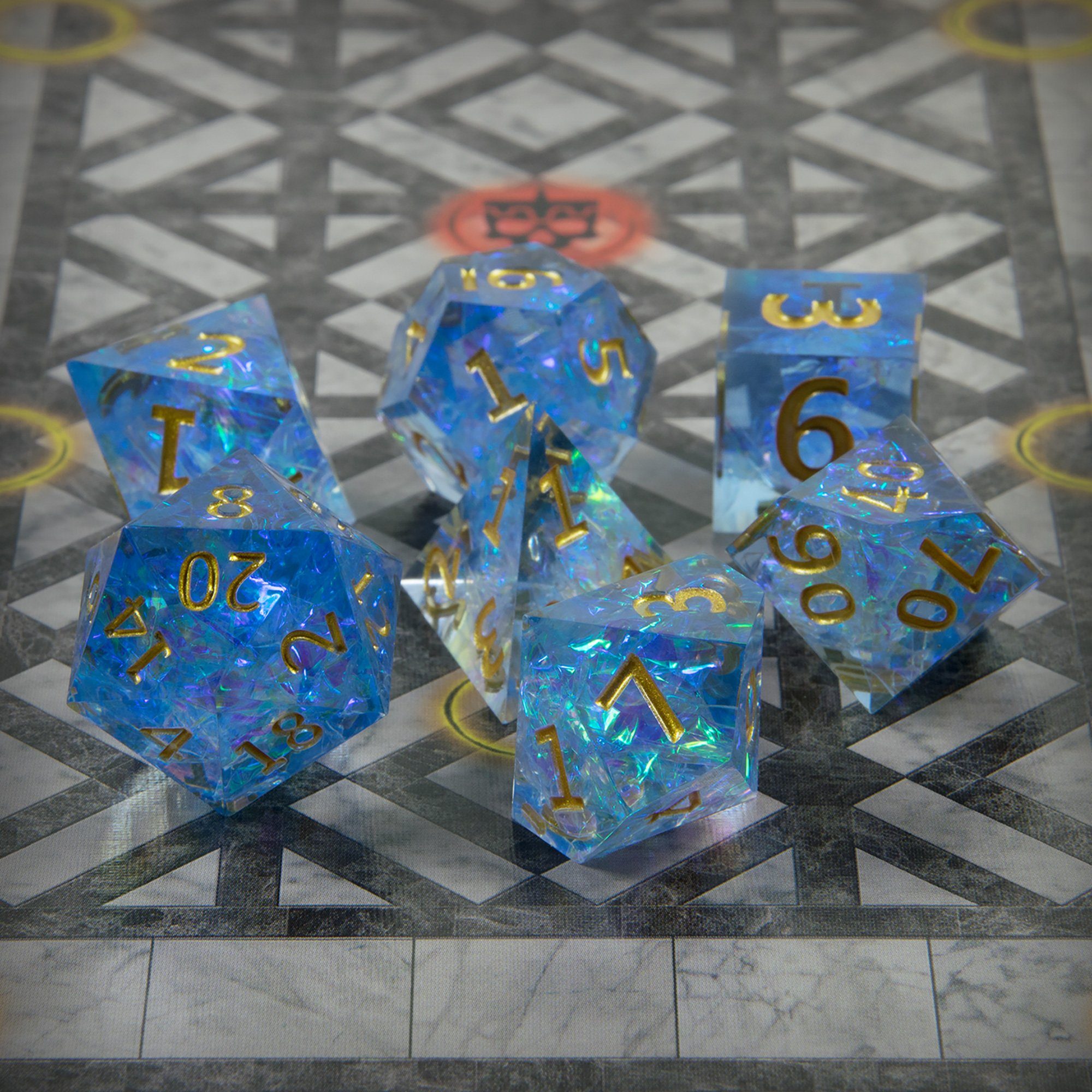 SHIBBY Spielesammlung 7 polyedrische Resin-DND-Würfel inkl. Aufbewahrungsbox