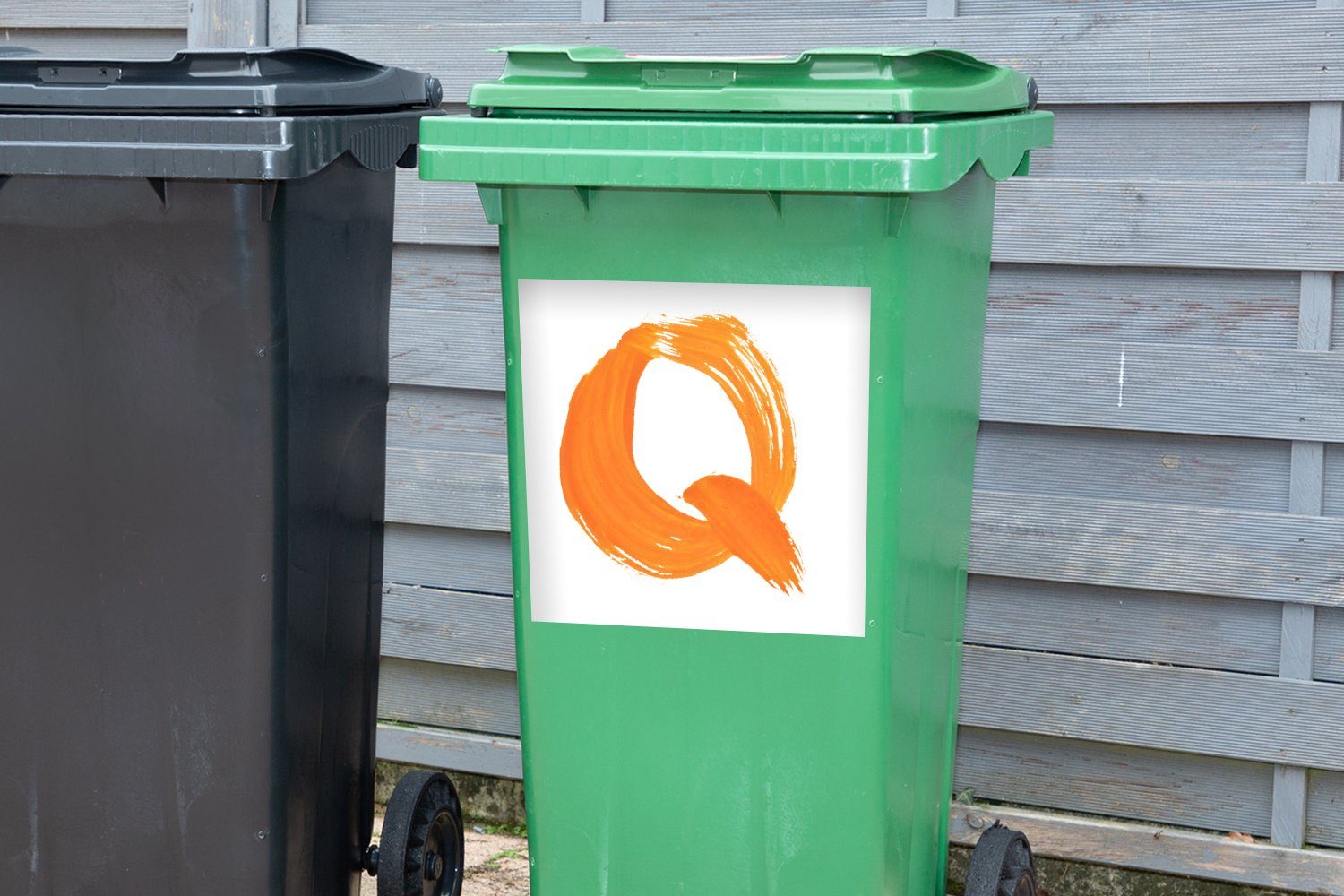 Mülltonne, (1 Ein Abfalbehälter Sticker, Container, orangefarbener St), Wandsticker MuchoWow Buchstabe Q Mülleimer-aufkleber,