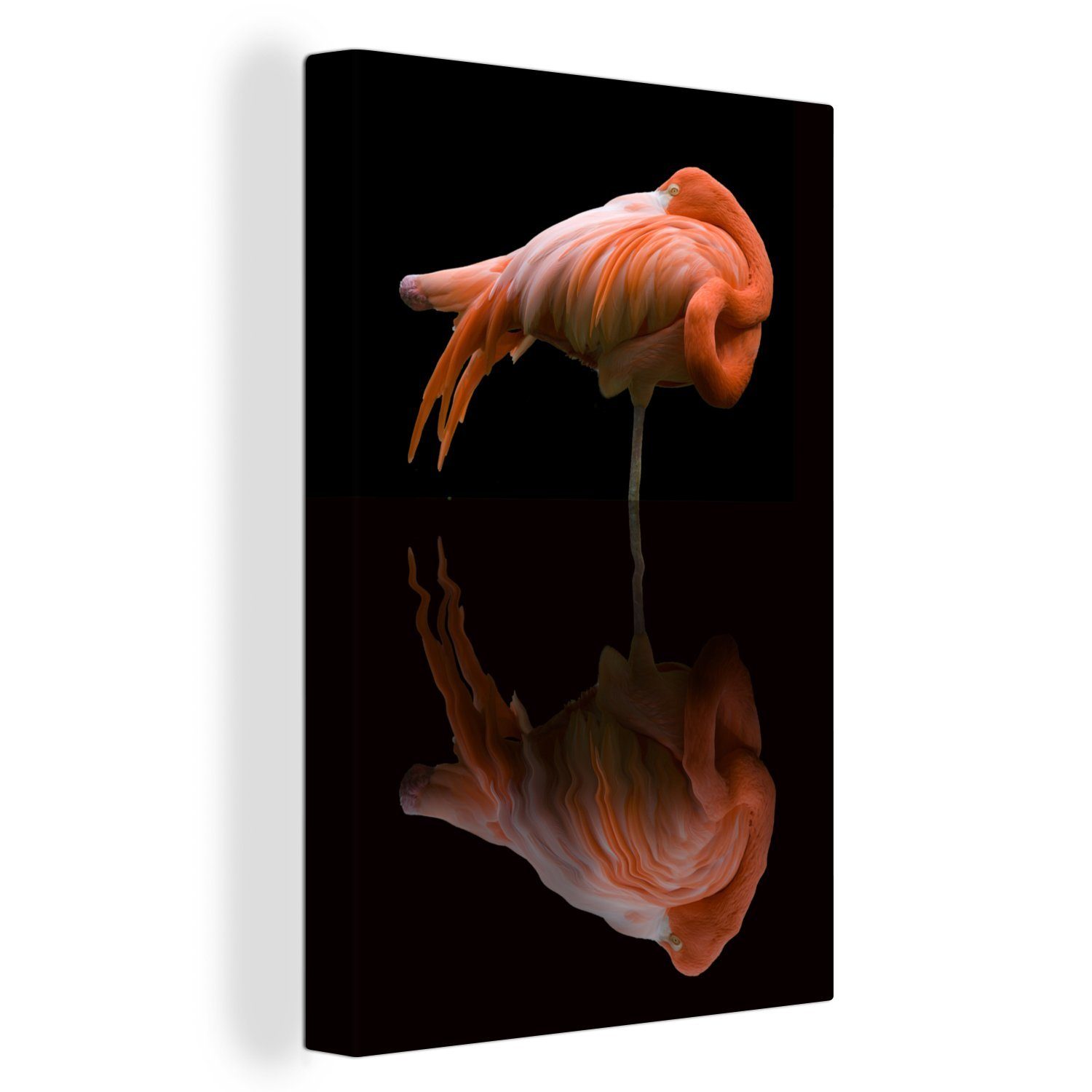 OneMillionCanvasses® Leinwandbild Reflexion eines rosa Flamingos auf schwarzem Hintergrund., (1 St), Leinwandbild fertig bespannt inkl. Zackenaufhänger, Gemälde, 20x30 cm