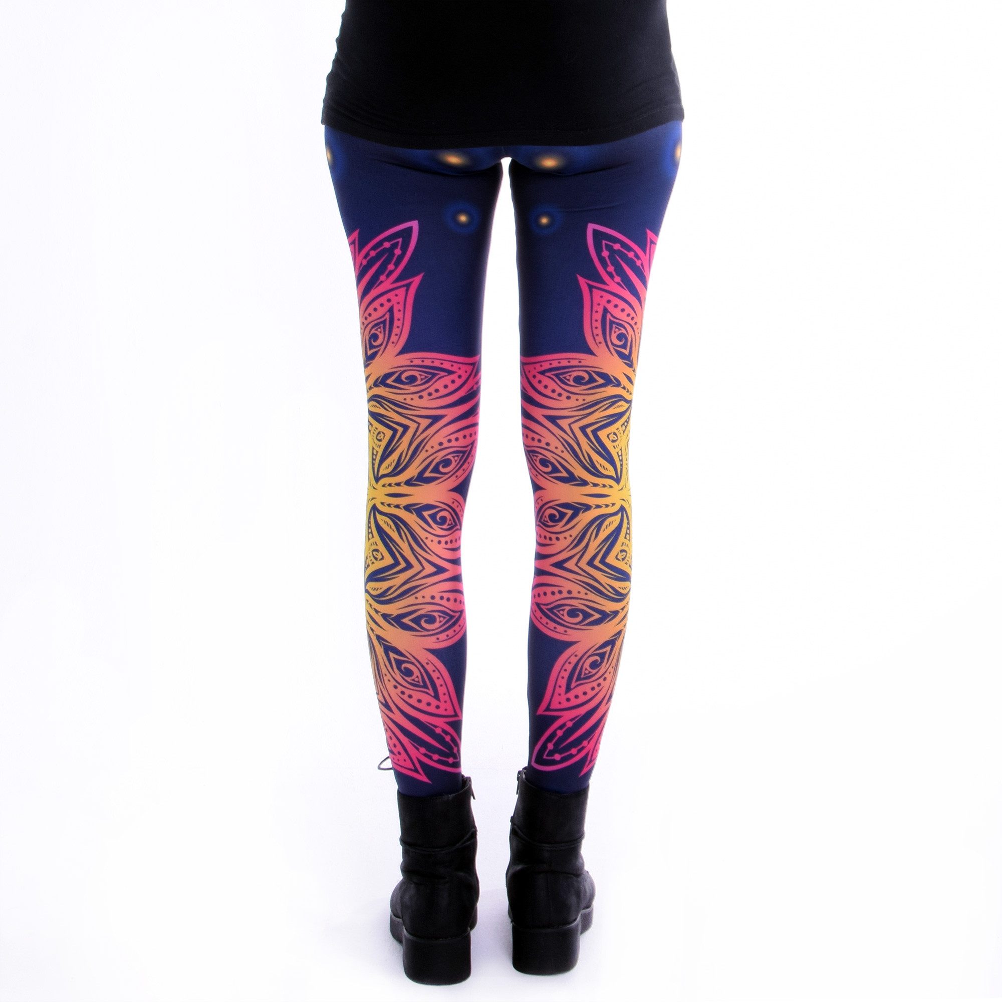 cosey Leggings Mandala Line Leggings (Einheitsgröße XS - L) (farbenfrohes Blumen-Design • figurbetonte Passform • schnelltrocknend, Einzelartikel) Mandala Lichter