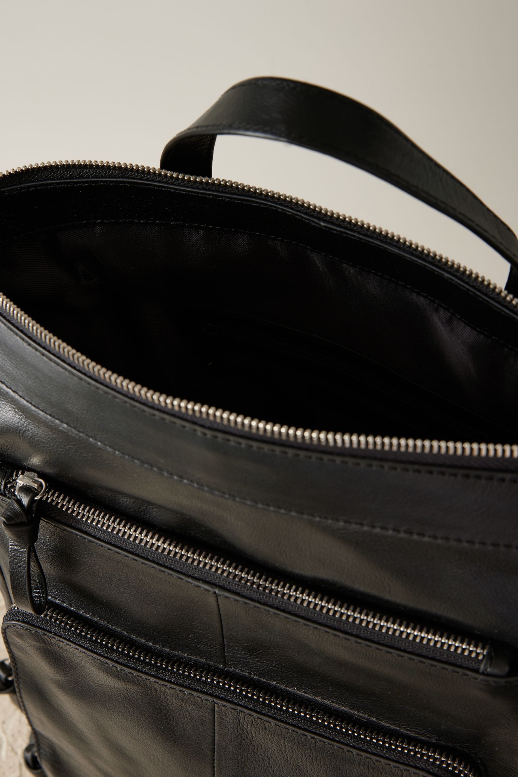 Next Rucksack Rucksack-Tasche aus Leder mit Reißverschluss (1-tlg)