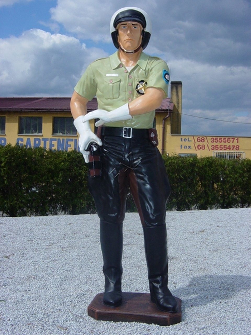 JVmoebel Skulptur Polizist USA Figur Garten Statue Skulptur Figuren Skulpturen Dekoration Statuen