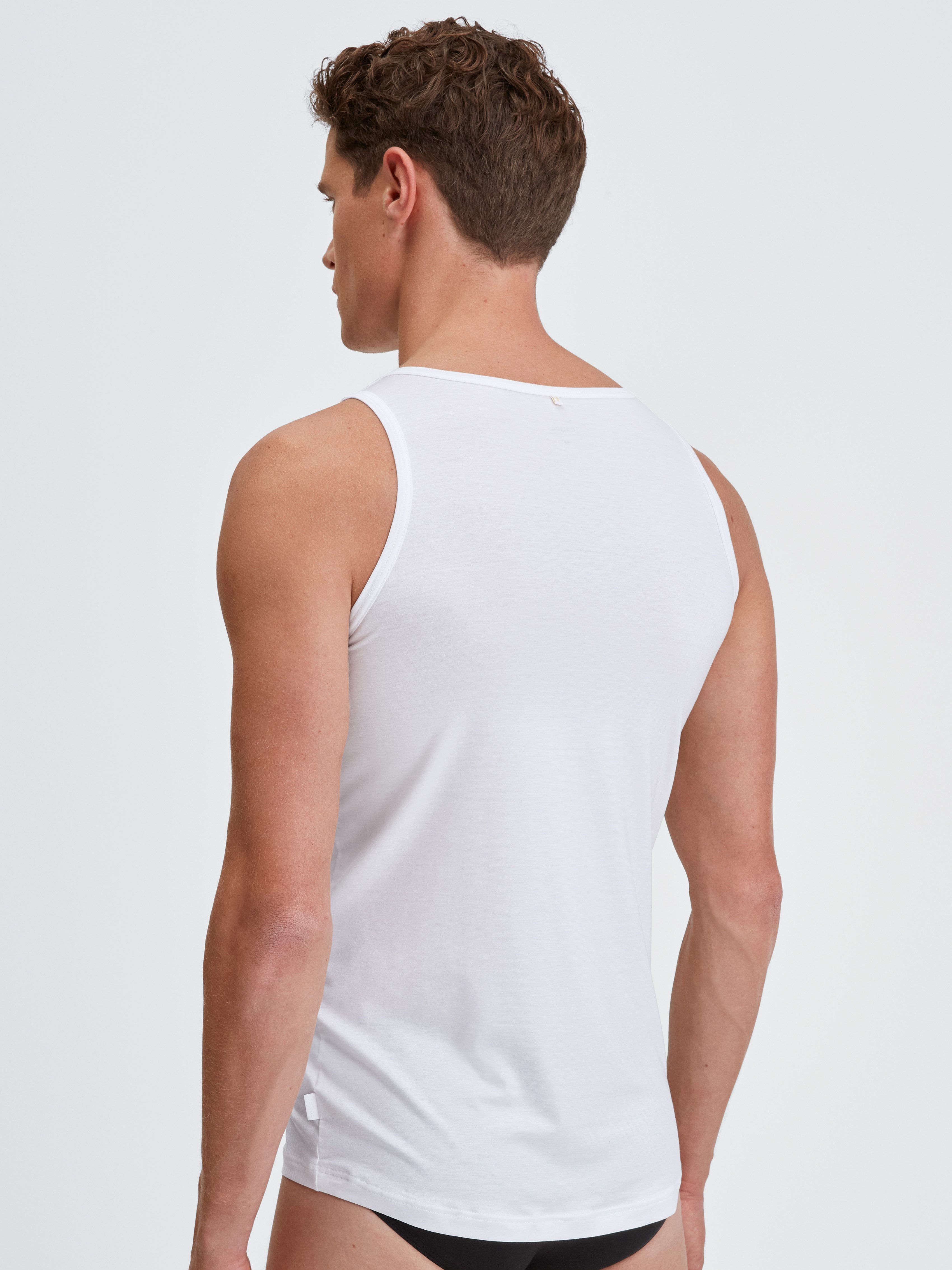 CALIDA Muskelshirt Natural Cooling Rundhals-Ausschnitt, breite Träger, weich, elastisch