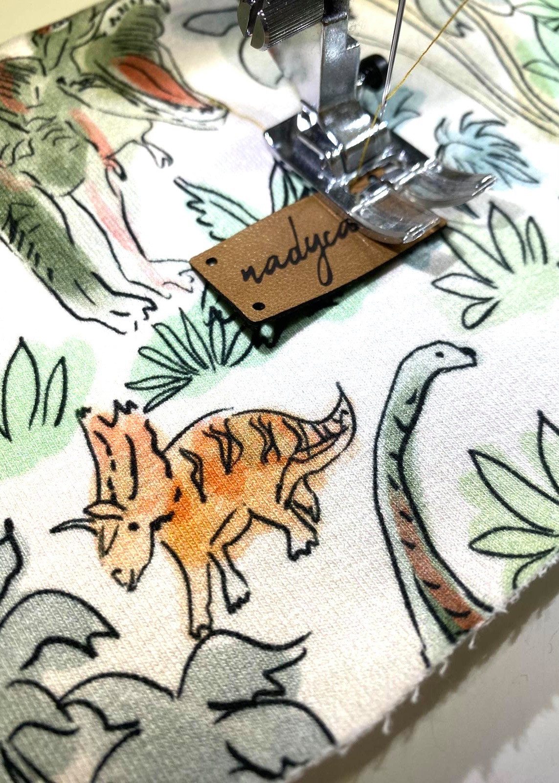 nadycat Beanie DINOSAURIER (2-St., Beanie mit passendem Loop) handgefertigt aus der Lausitz