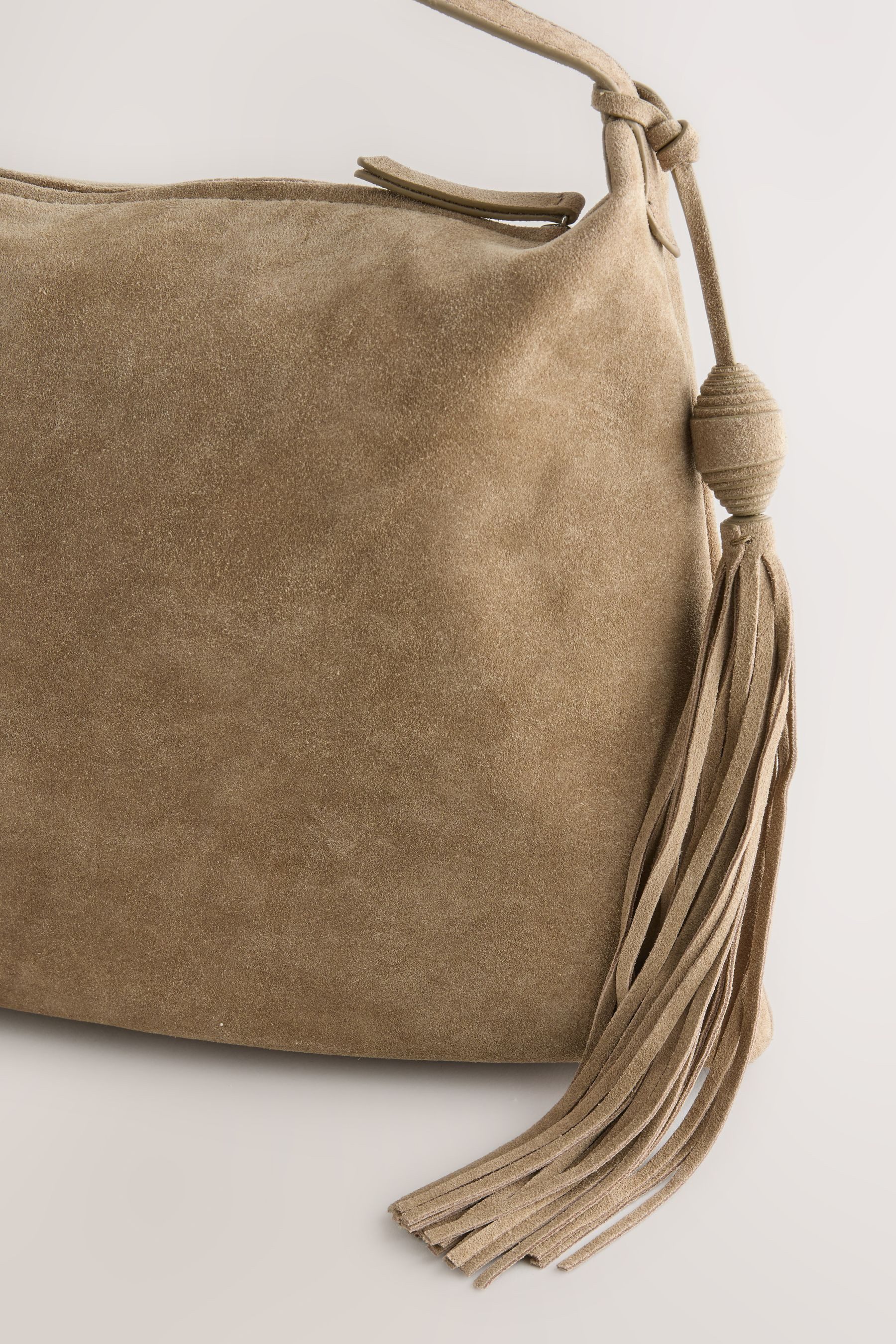 Next Schultertasche Schultertasche aus Veloursleder mit Fransen (1-tlg)