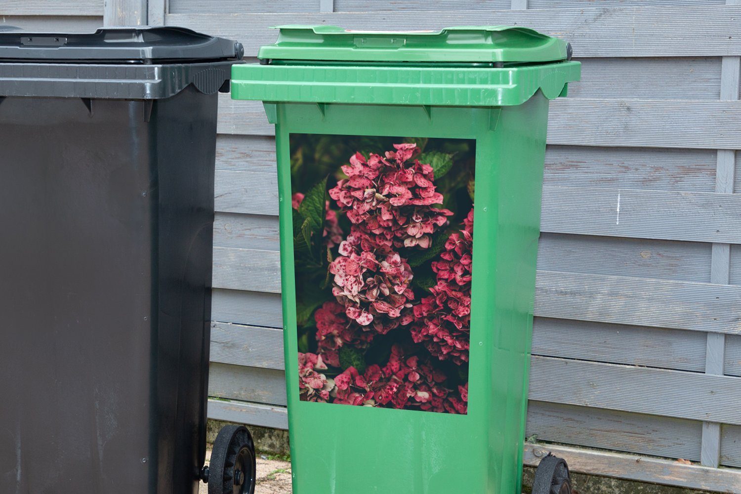 Blume Wandsticker Container, Sticker, (1 Hortensie MuchoWow Abfalbehälter Mülltonne, St), - Mülleimer-aufkleber, - Strauch