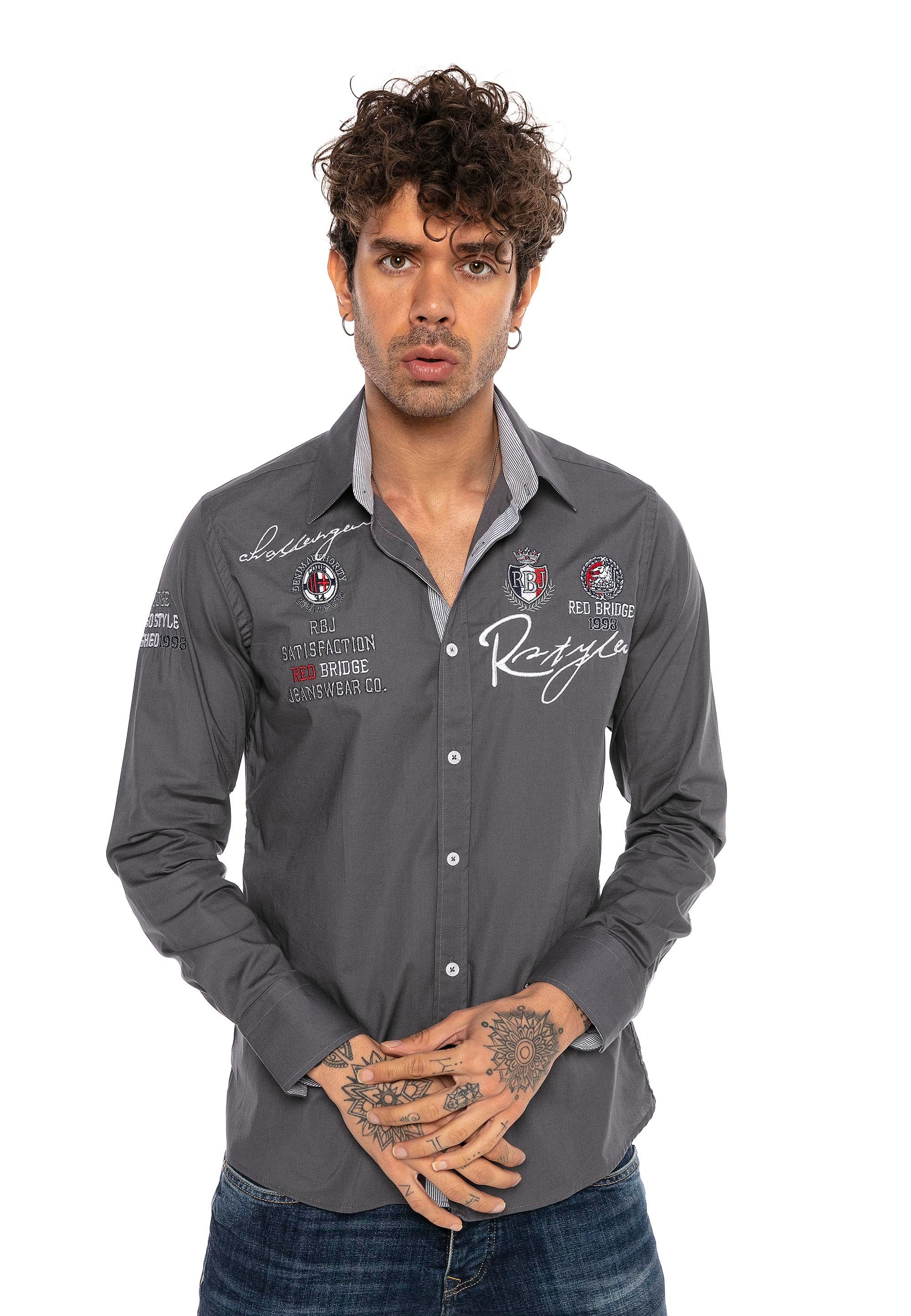 Slim im RedBridge Stickerei City mit anthrazit Fit-Schnitt Langarmhemd Jersey