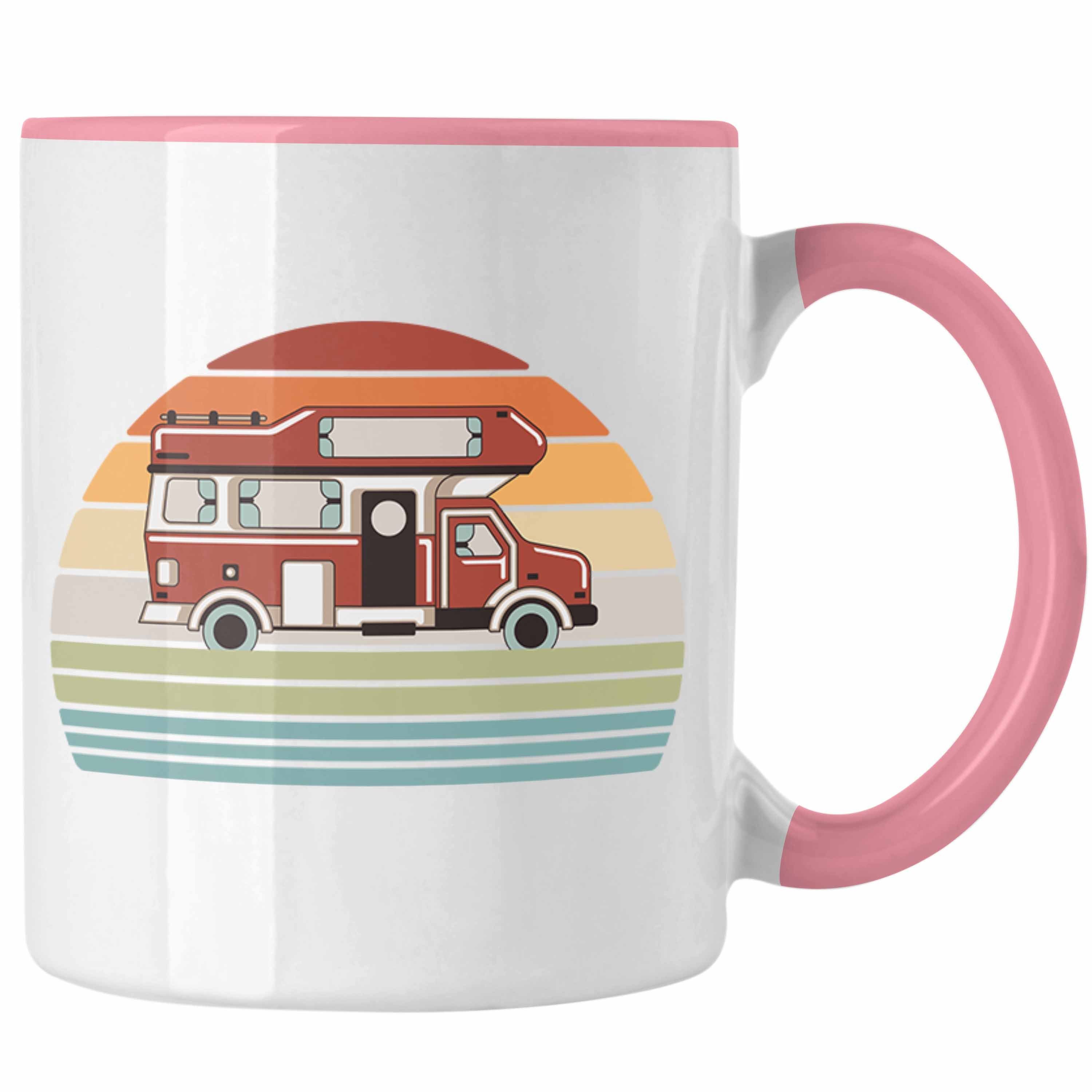 Trendation Tasse Trendation - Wohnwagen Camper Tasse Geschenke Wohnmobil für Männer Campingwagen Geschenkidee Zubehör Camping Opa Oma Rentner Lustig Grafik Rosa