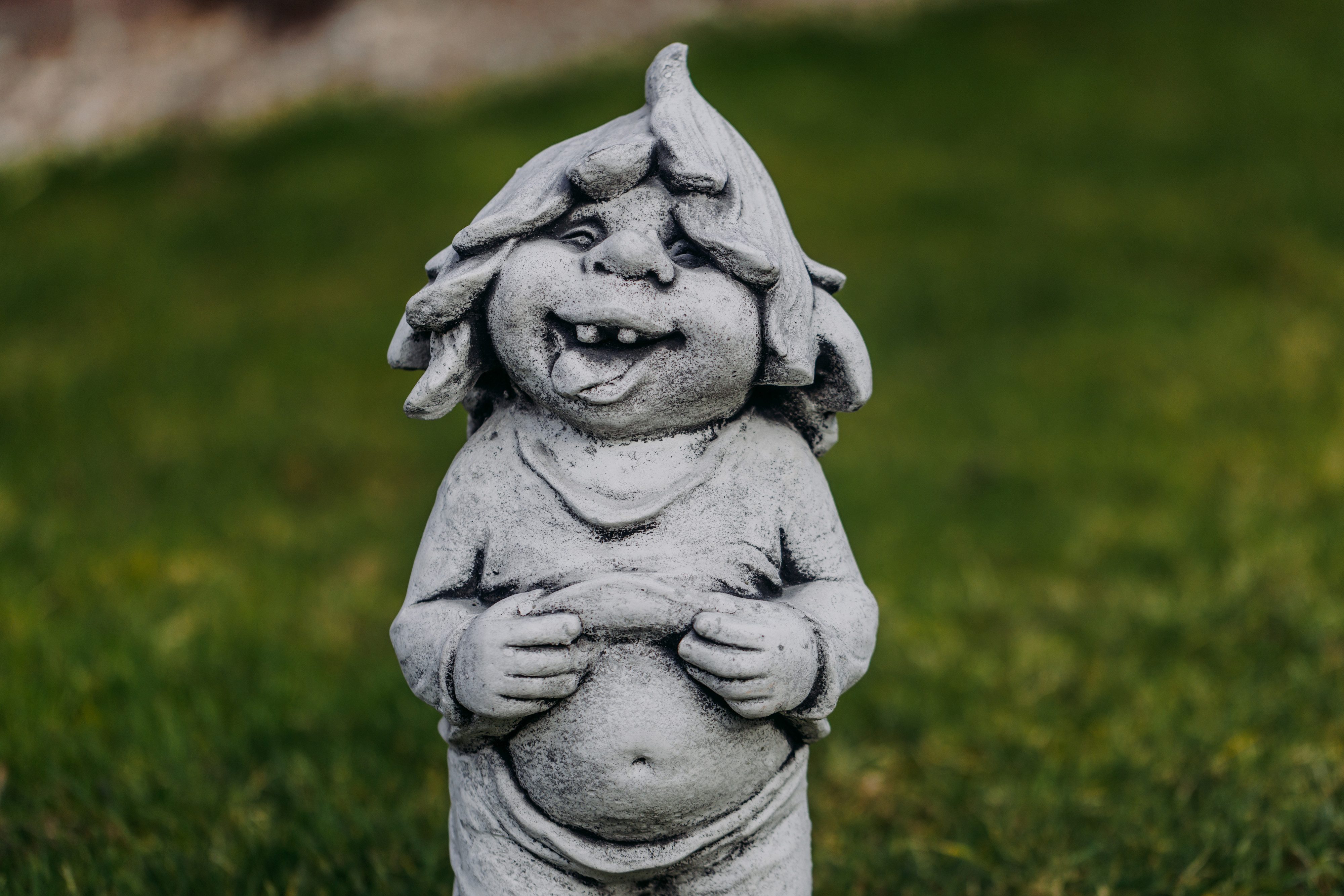 gartendekoparadies.de Gartenfigur Gnom EIN toller Kerl, Steinfigur, H. 40 cm, 12 kg, Frostsicher