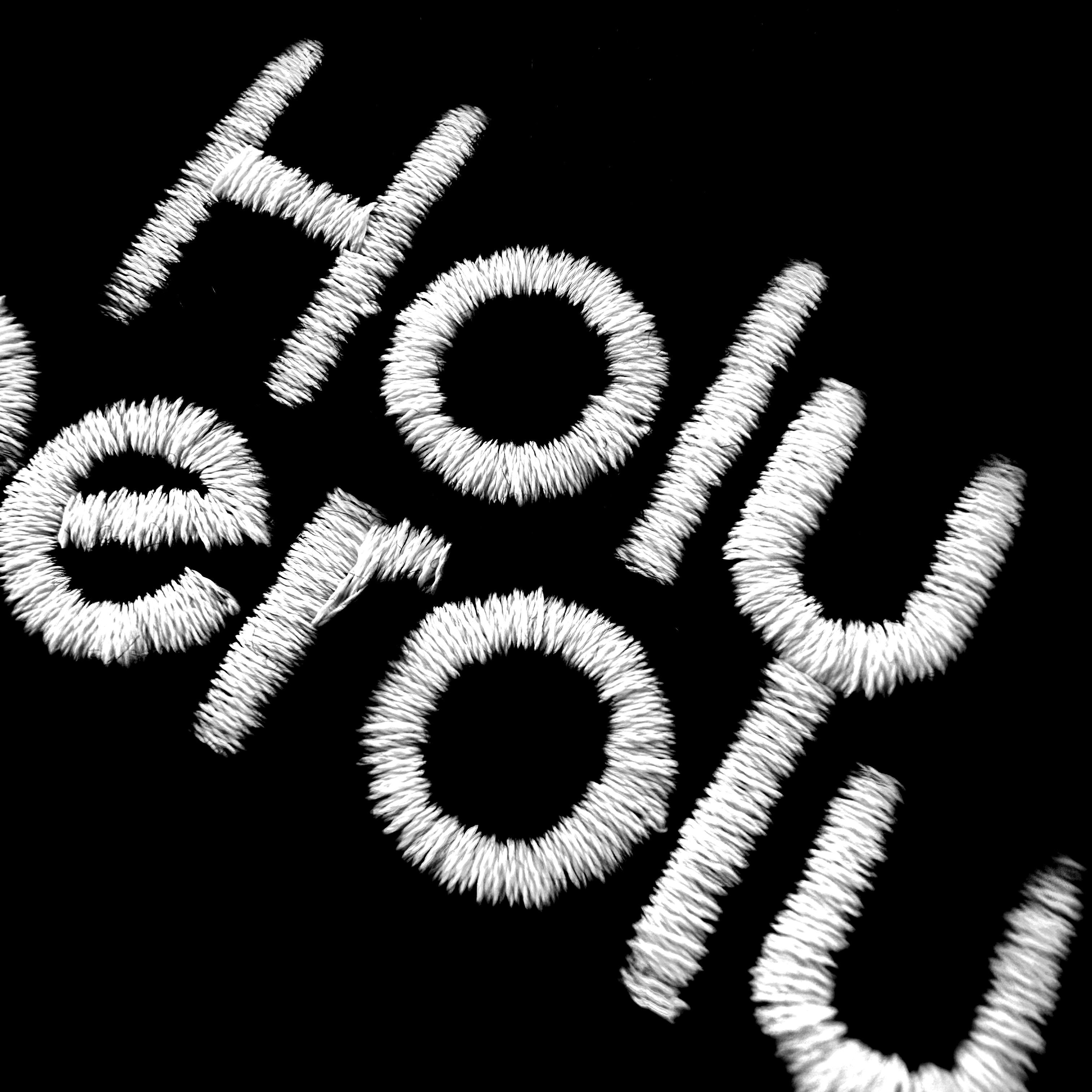 Schnoschi Strickmütze Wintermütze Holy Aperoly (unisex) bestickt Statement Spruch Streetwear mit breitem Umschlag