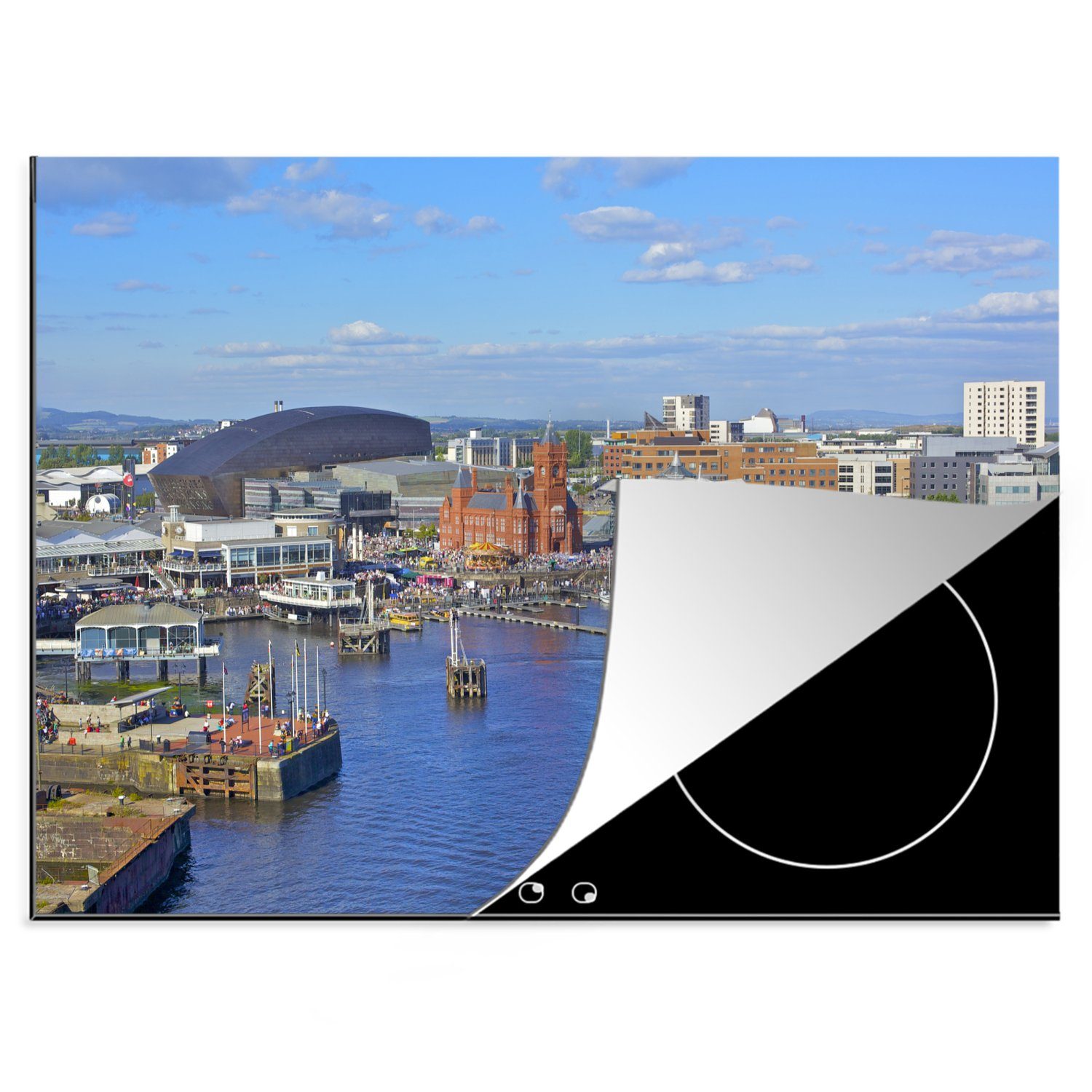 MuchoWow Herdblende-/Abdeckplatte Der europäische Hafen von Cardiff an einem sonnigen Tag, Vinyl, (1 tlg), 70x52 cm, Mobile Arbeitsfläche nutzbar, Ceranfeldabdeckung