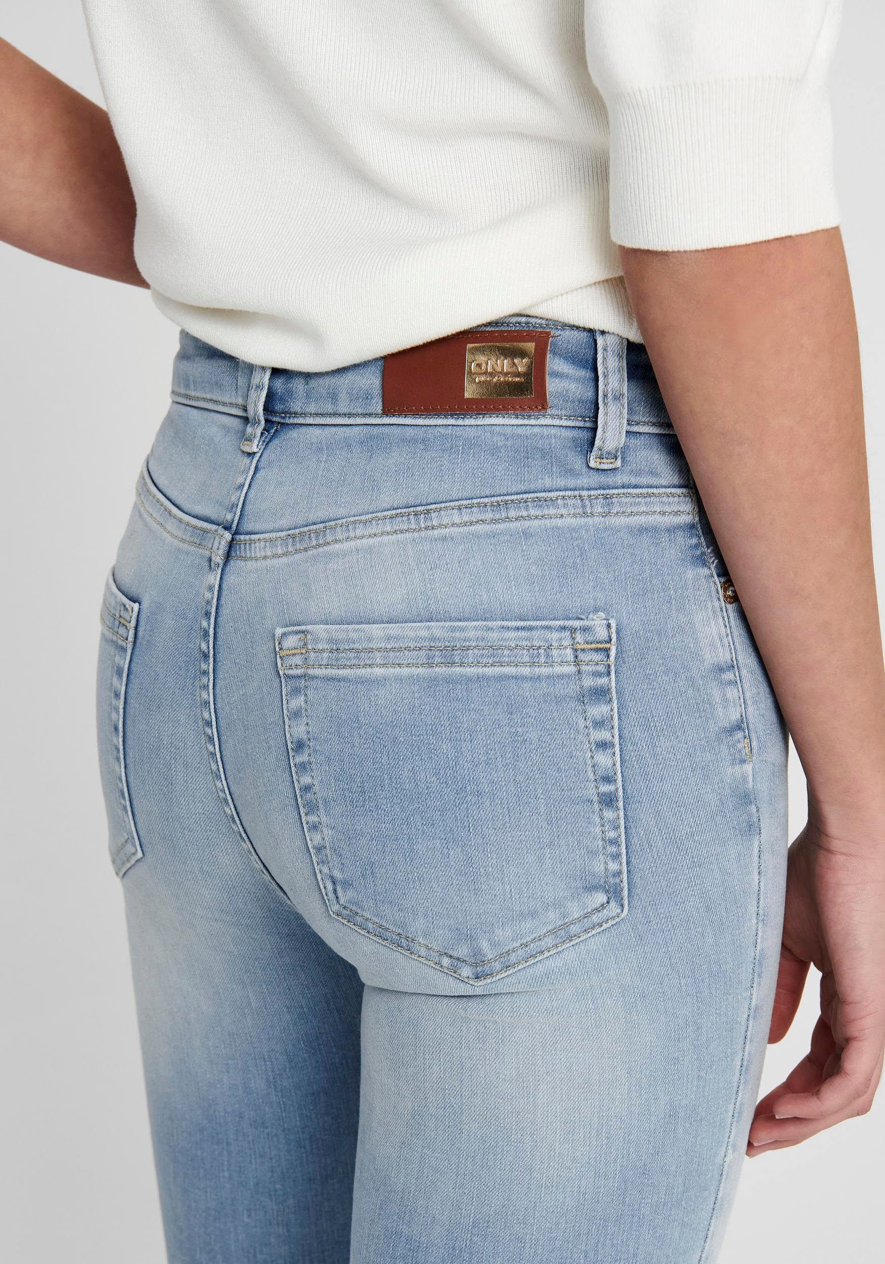 ONLY Ankle-Jeans ONLBLUSH MID SK ANK RAW mit leicht ausgefranstem Beinabschluss