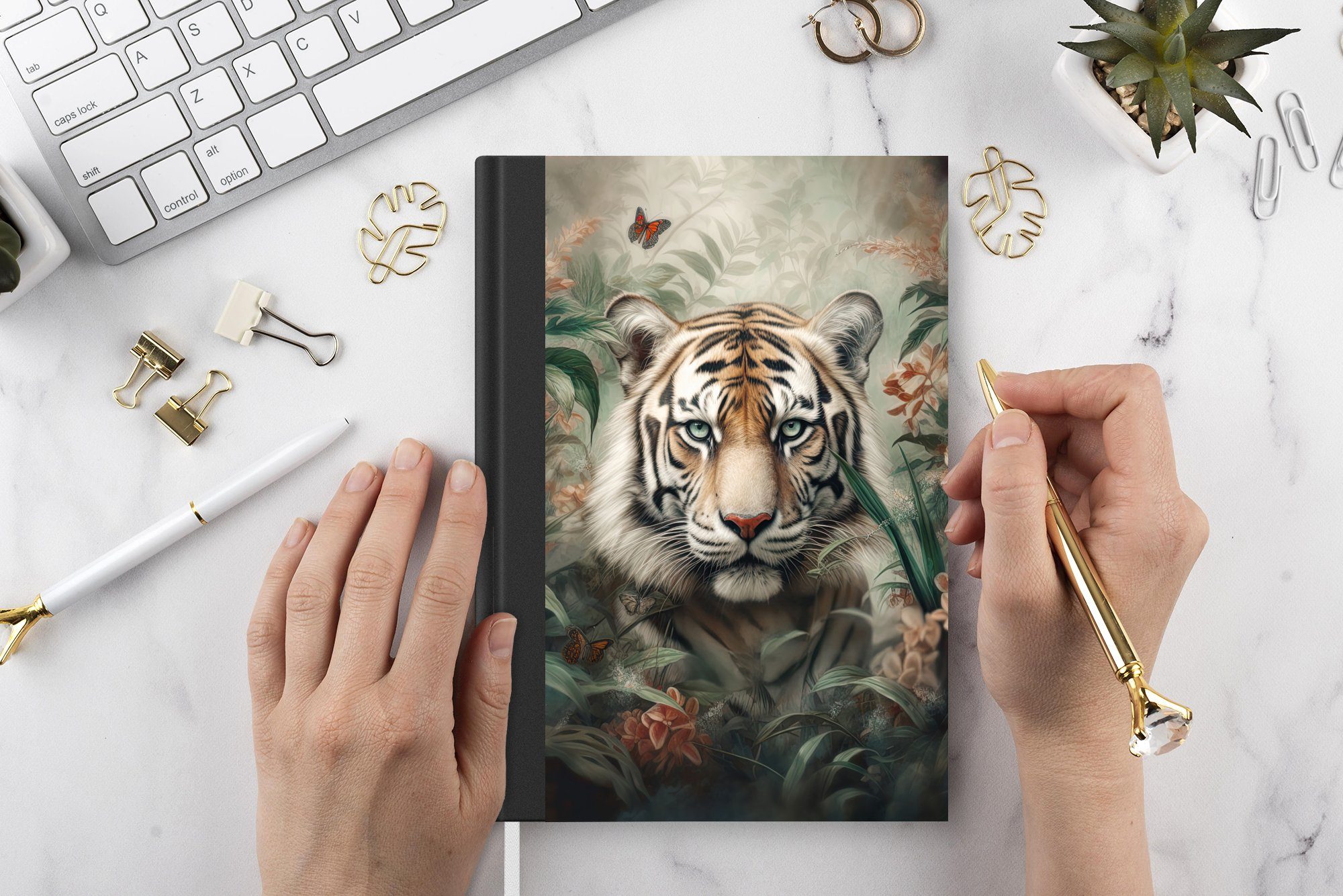 MuchoWow Notizbuch Tiger Haushaltsbuch - - Tiere Journal, Blumen, - - Seiten, Tagebuch, Notizheft, Schmetterlinge Merkzettel, A5, 98 Dschungel
