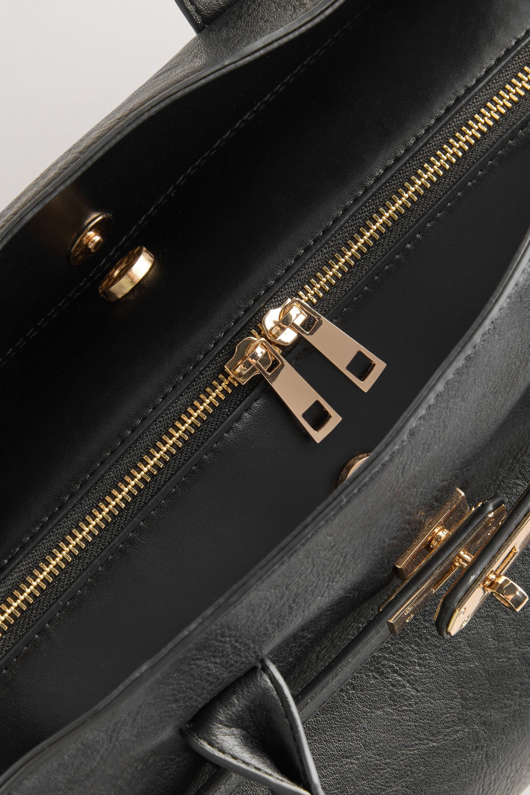 Next Einkaufsbeutel Strukturierte Umhängetasche