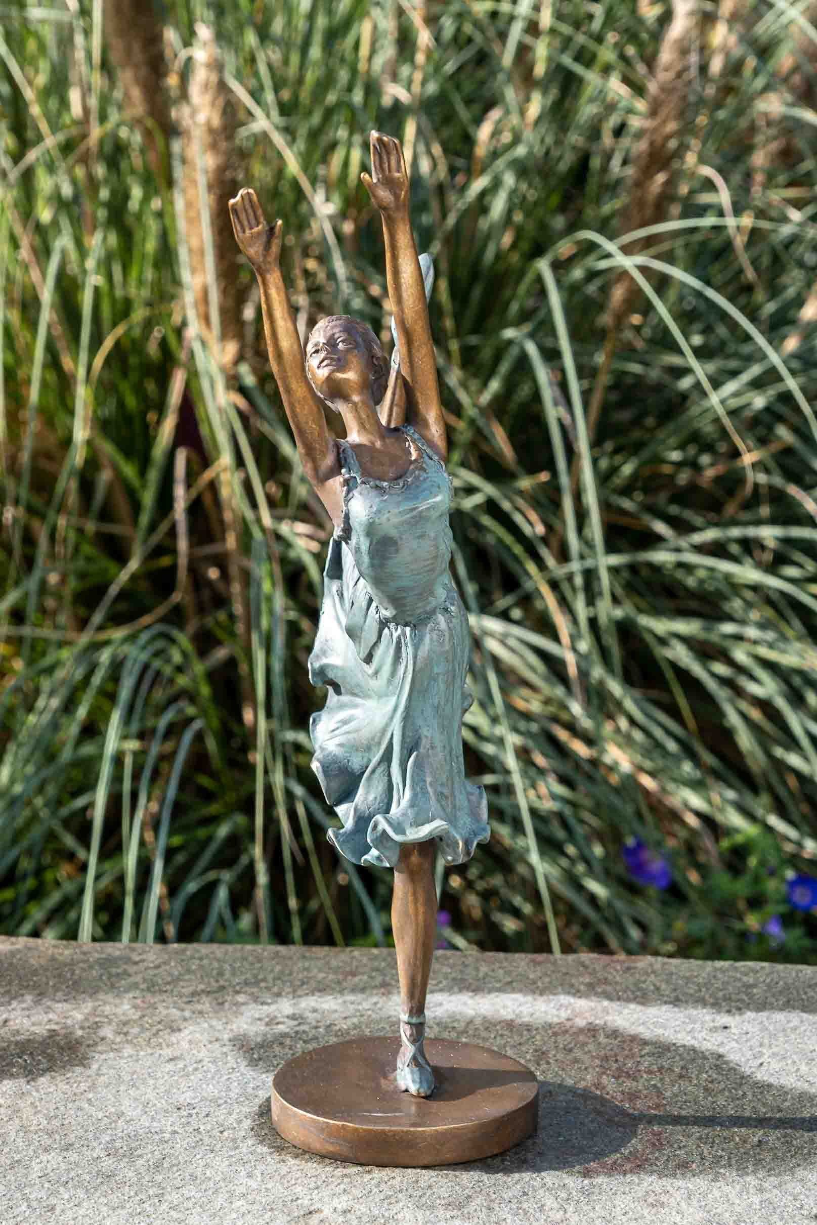 Tanzendes Bronze-Skulptur Gartenfigur IDYL Mädchen, IDYL Bronze