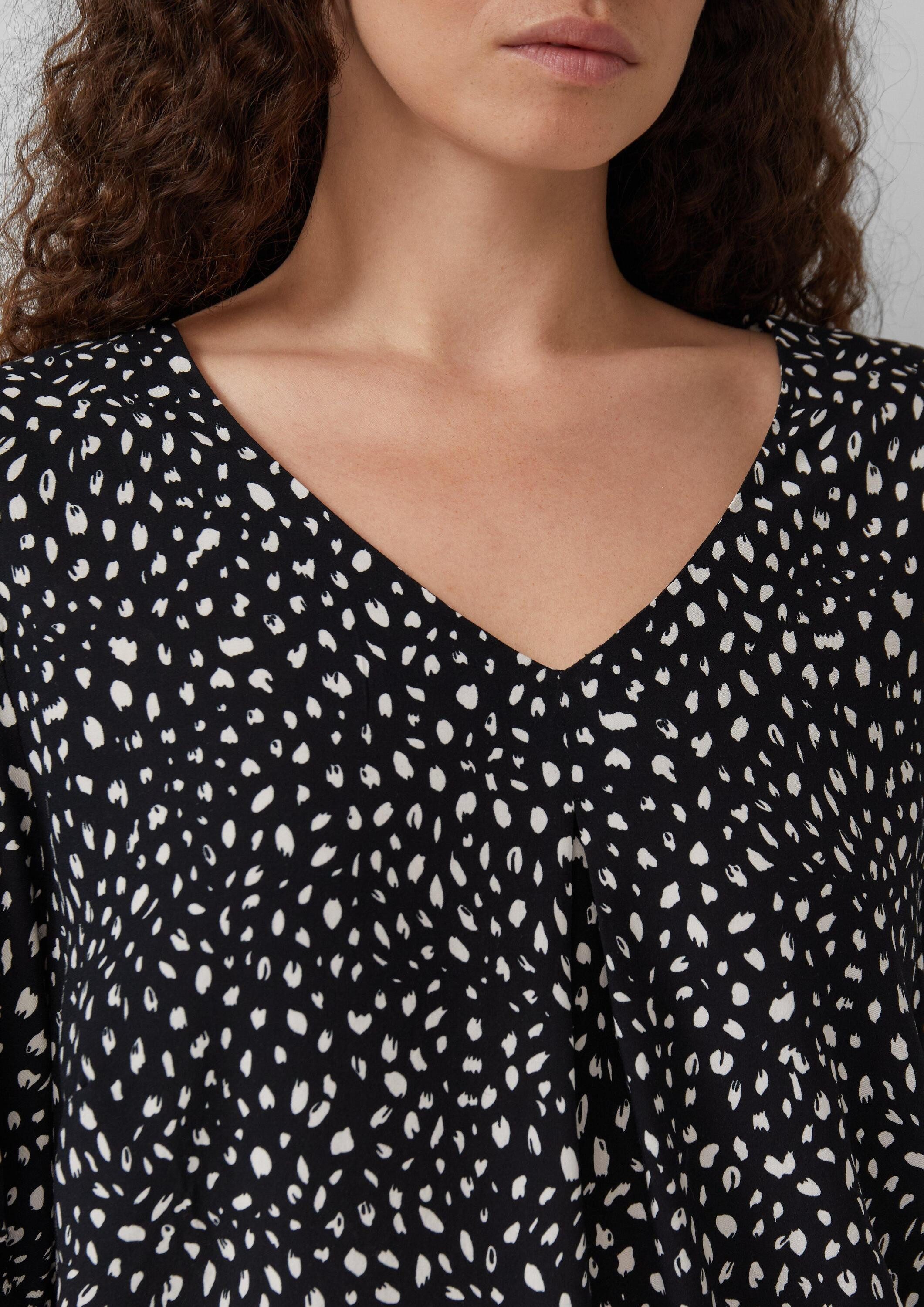 QS Kurzarmbluse Bluse Viskose Bluse mit All-over-Print