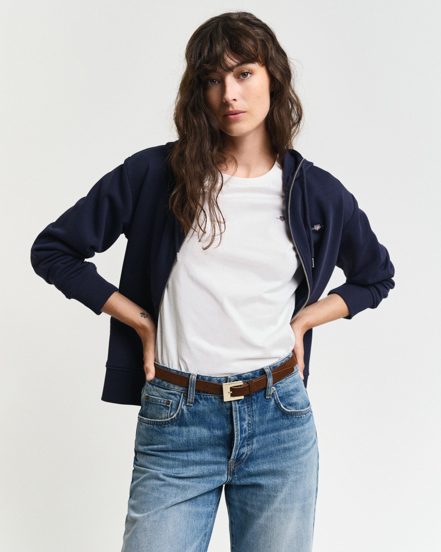 Gant Kapuzensweatjacke SHIELD ZIP HOODIE Grafische GANT-Stickerei auf der B günstig online kaufen