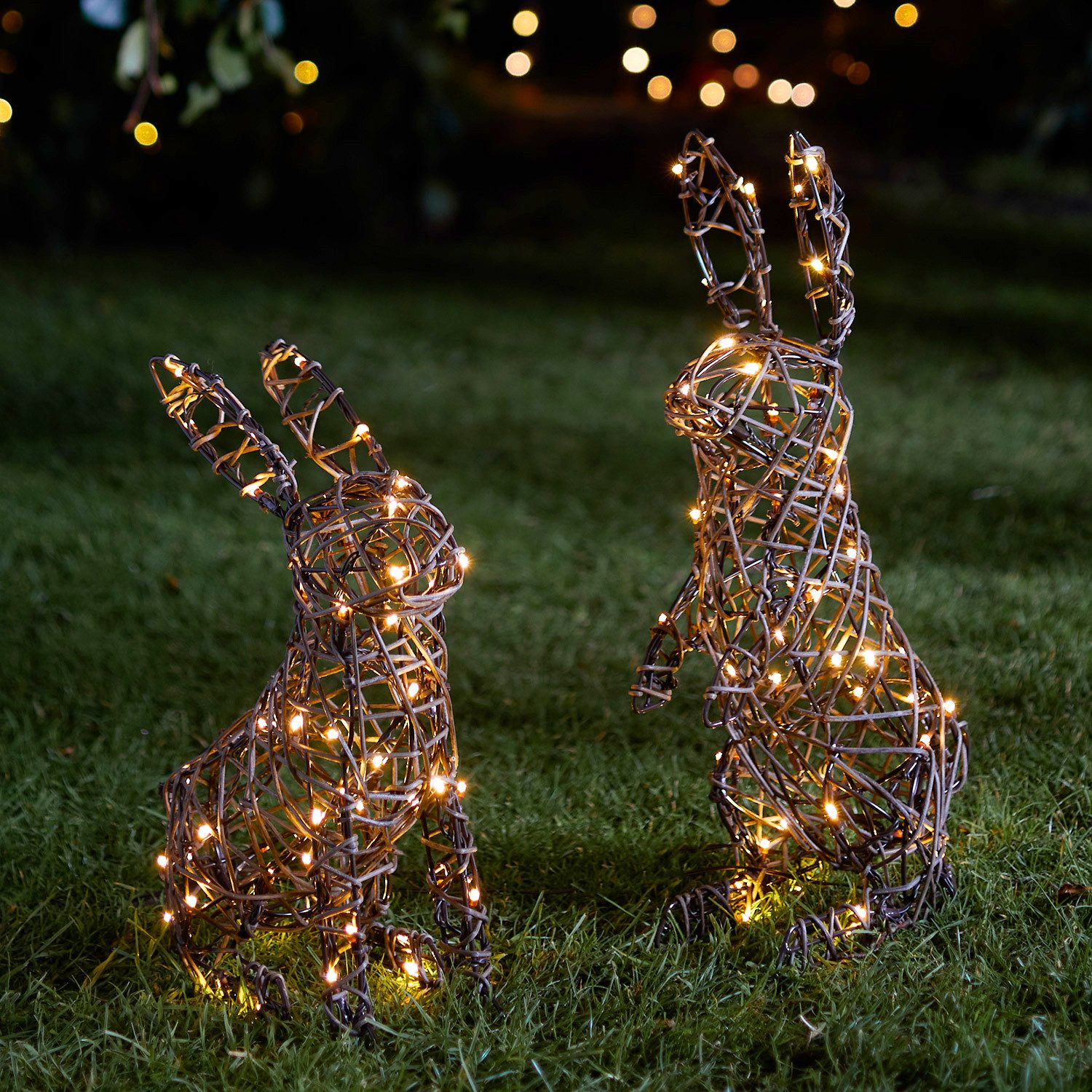 Lights4fun Osterhase LED Hasen Deko aus Rattan